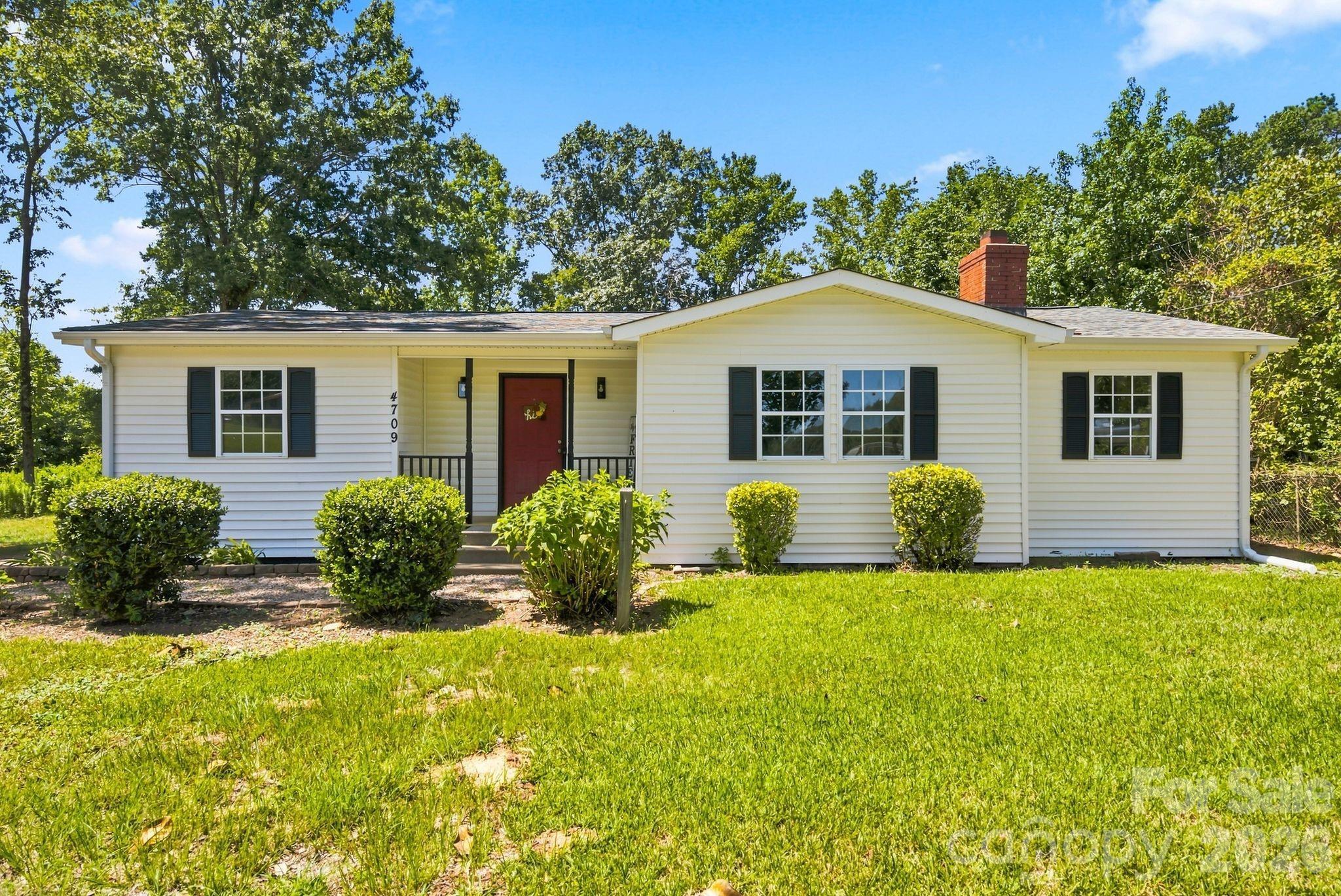 4709 Charlotte Highway Property Photo 1