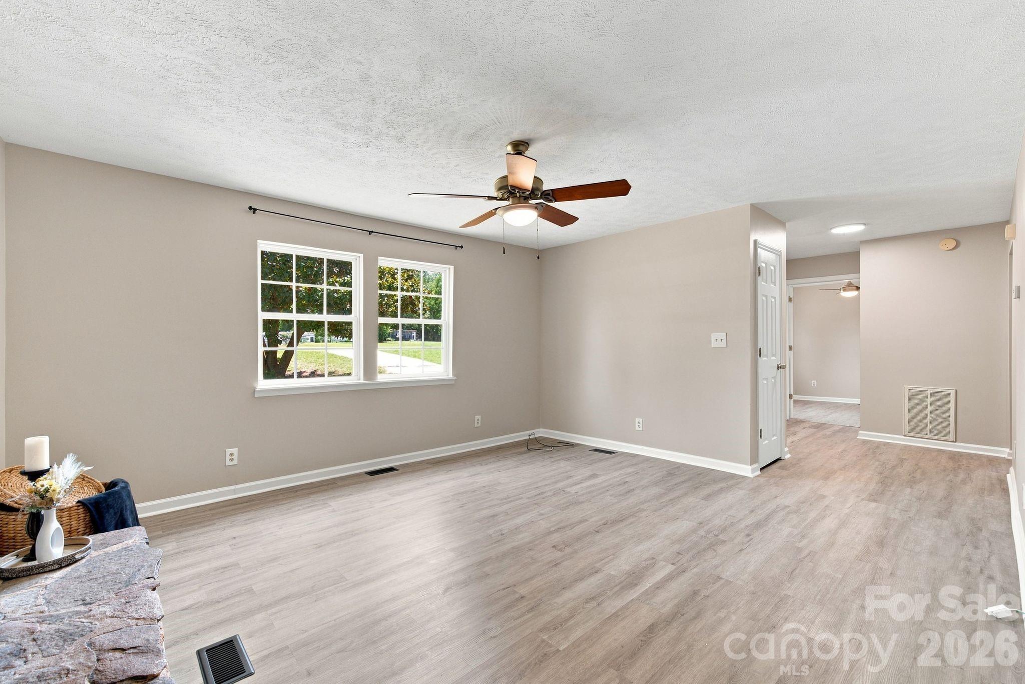 4709 Charlotte Highway Property Photo 6
