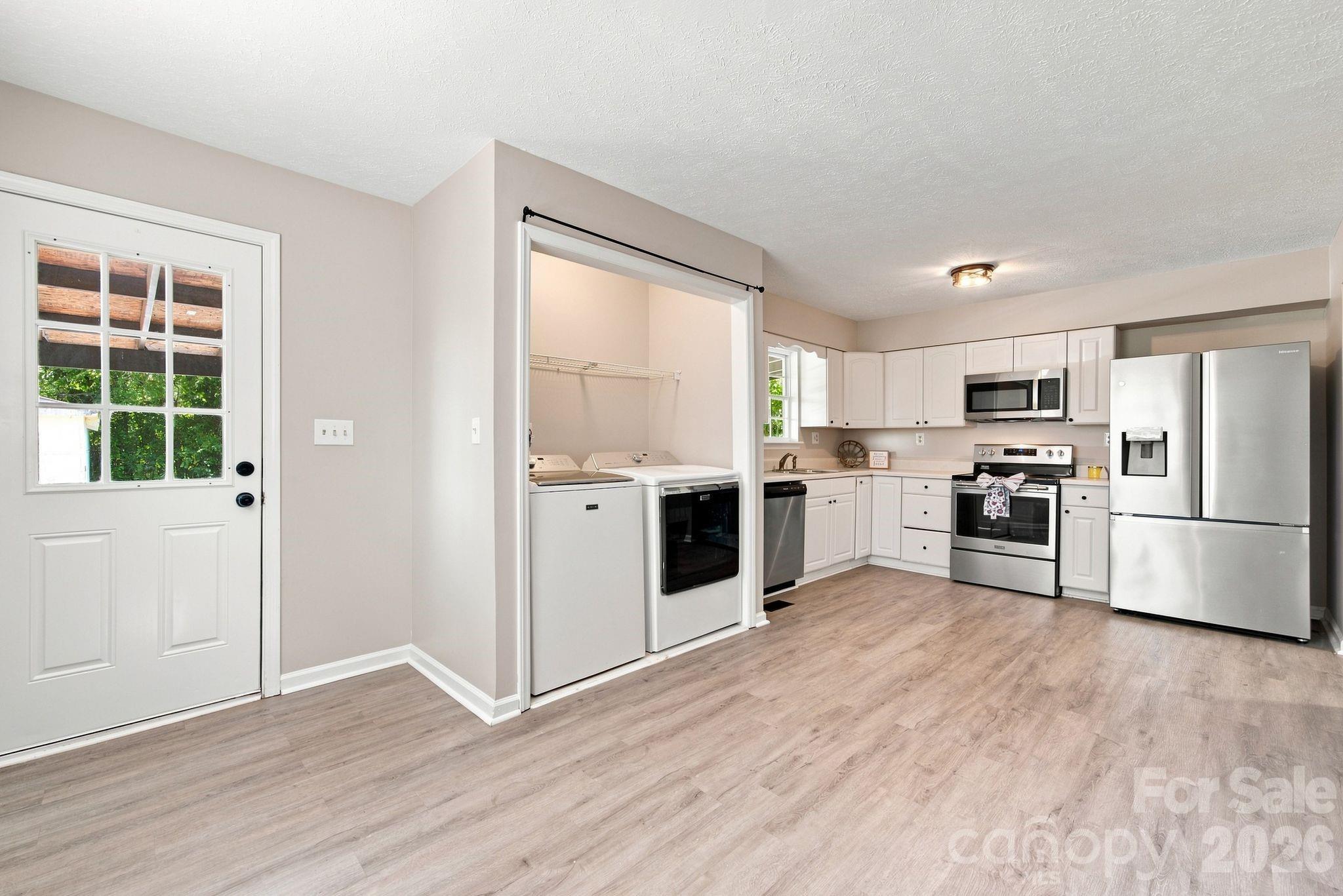 4709 Charlotte Highway Property Photo 8