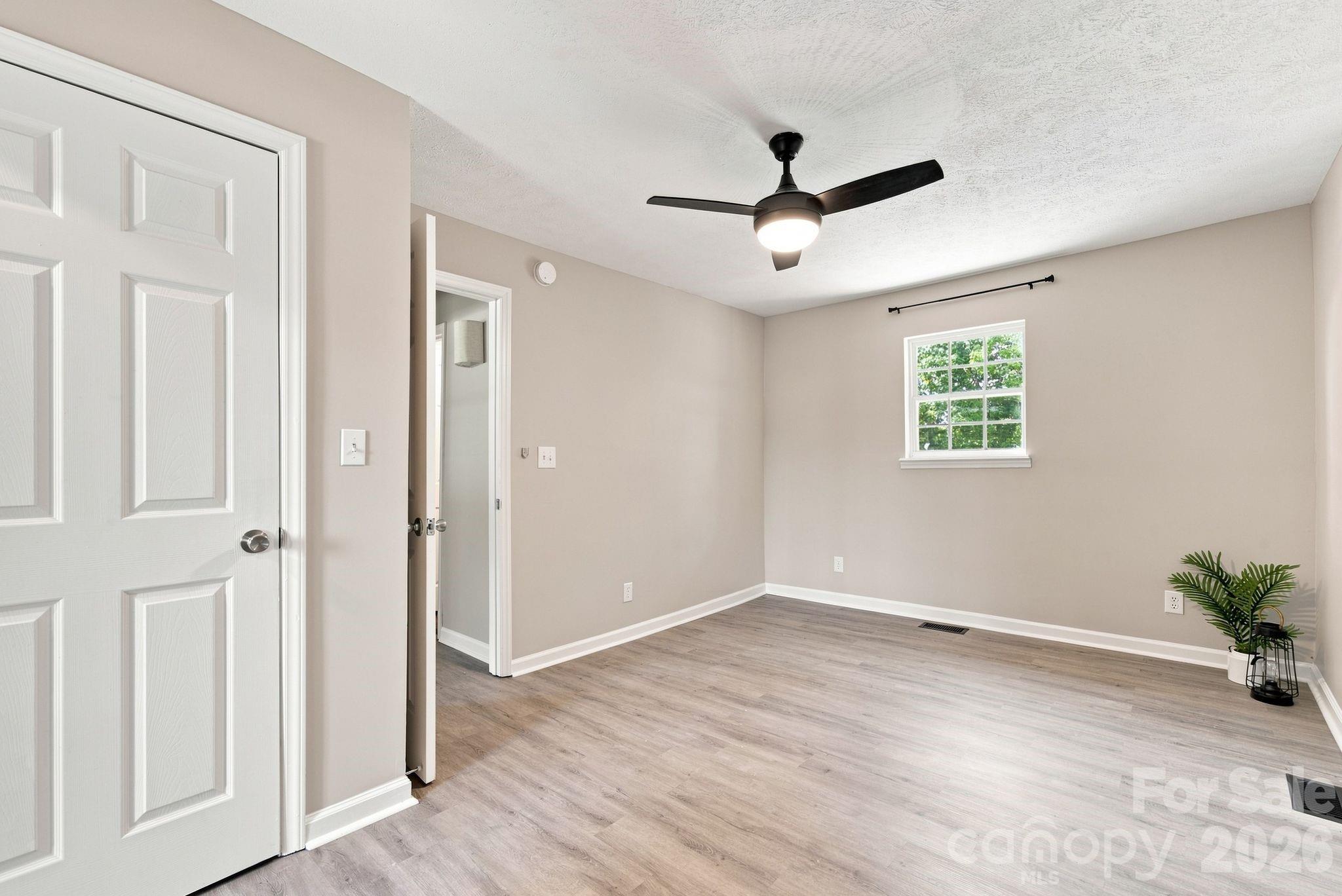 4709 Charlotte Highway Property Photo 11