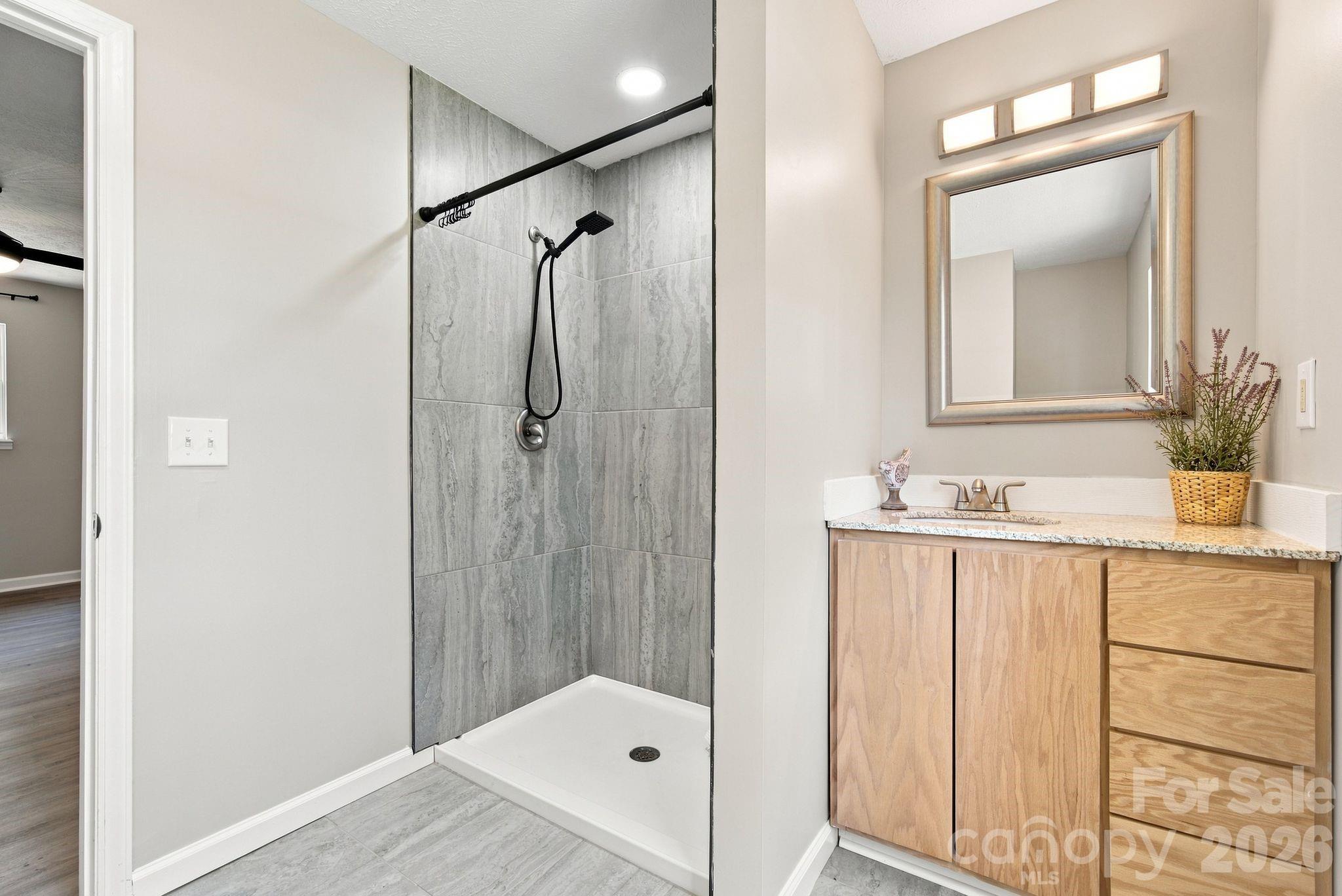 4709 Charlotte Highway Property Photo 14