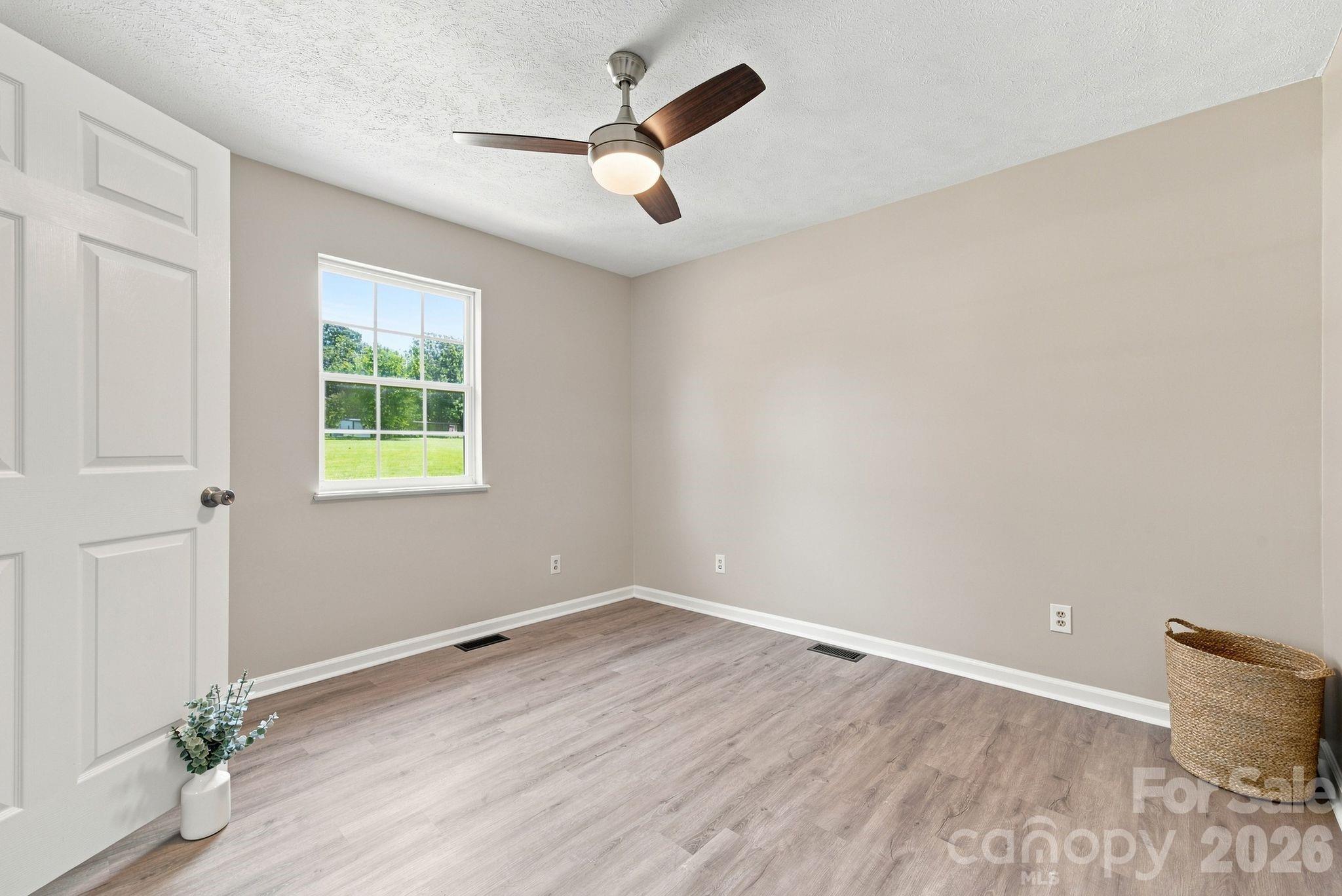 4709 Charlotte Highway Property Photo 17