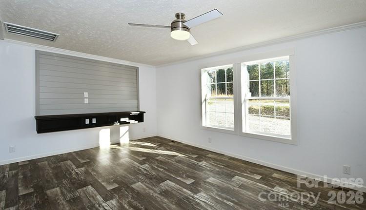 5433 King Wilkinson Road Property Photo 2
