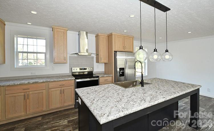 5433 King Wilkinson Road Property Photo 4