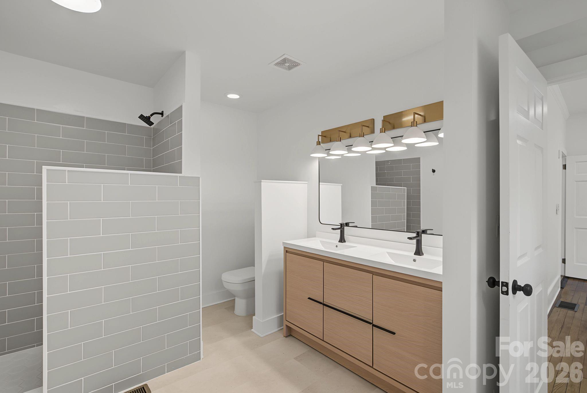 385 Chunns Cove Road Property Photo 12