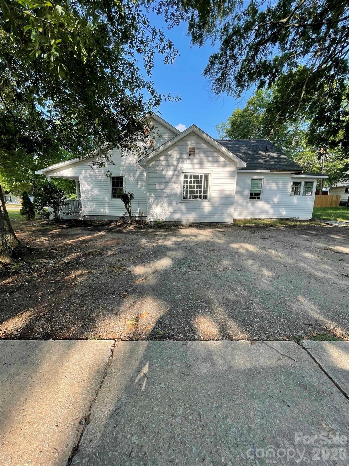 202 Marion Street Property Photo 2