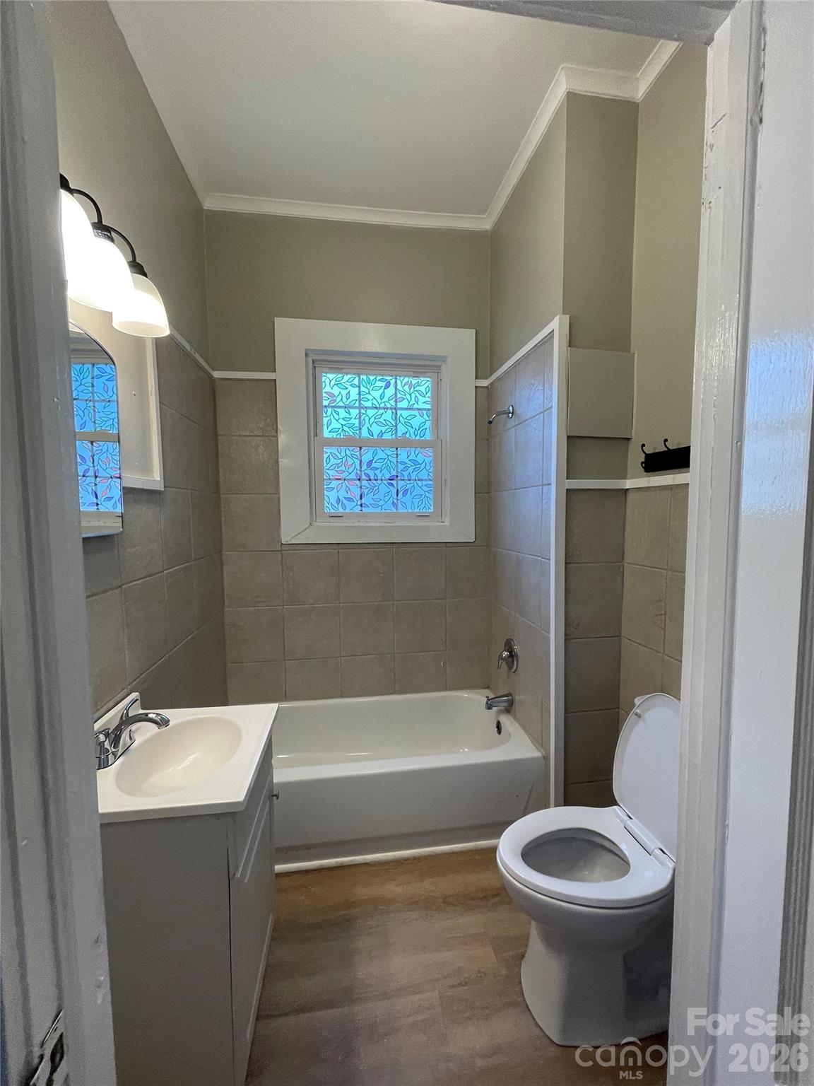 202 Marion Street Property Photo 8