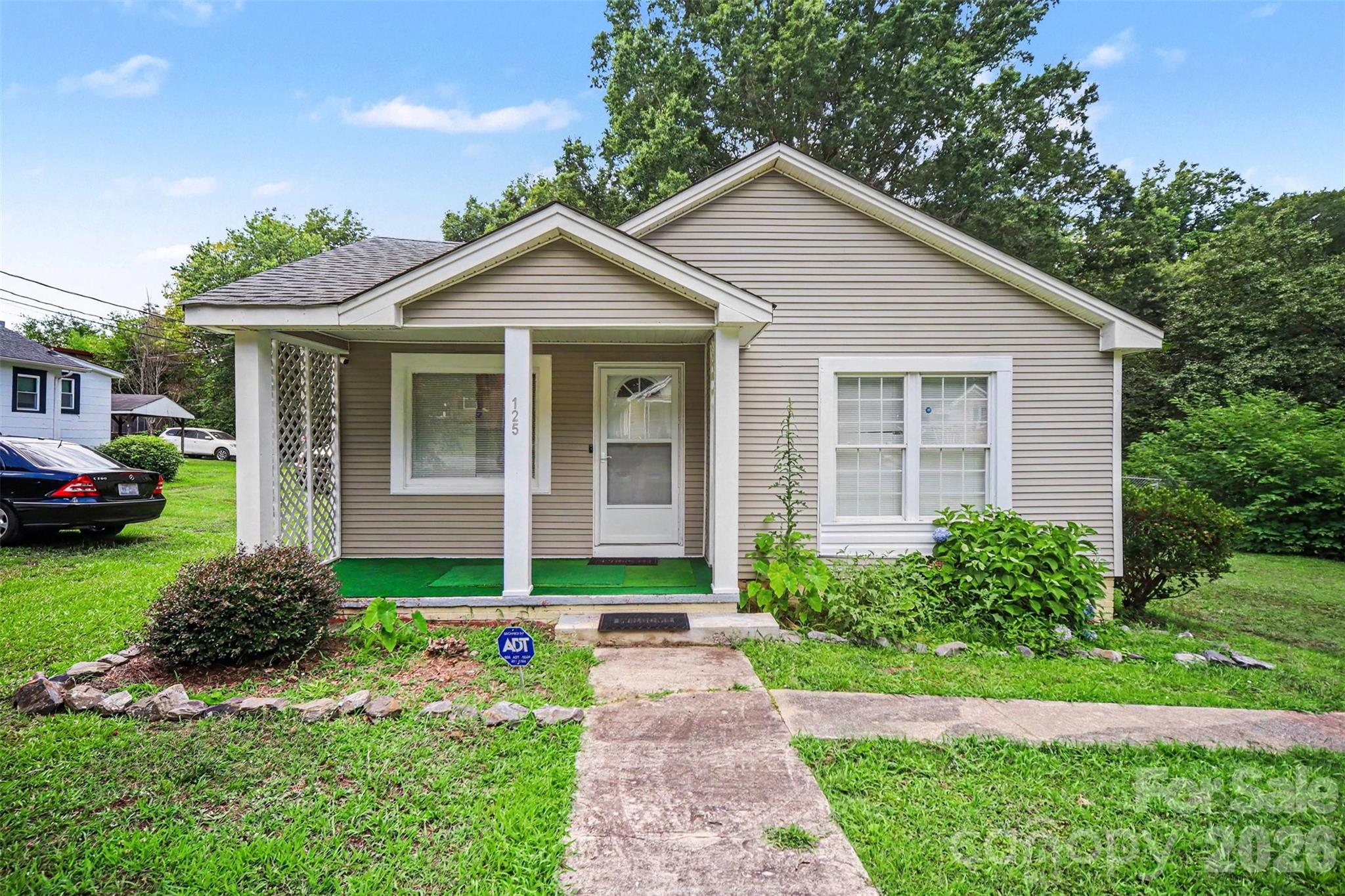 125 Proctor Street Property Photo 1