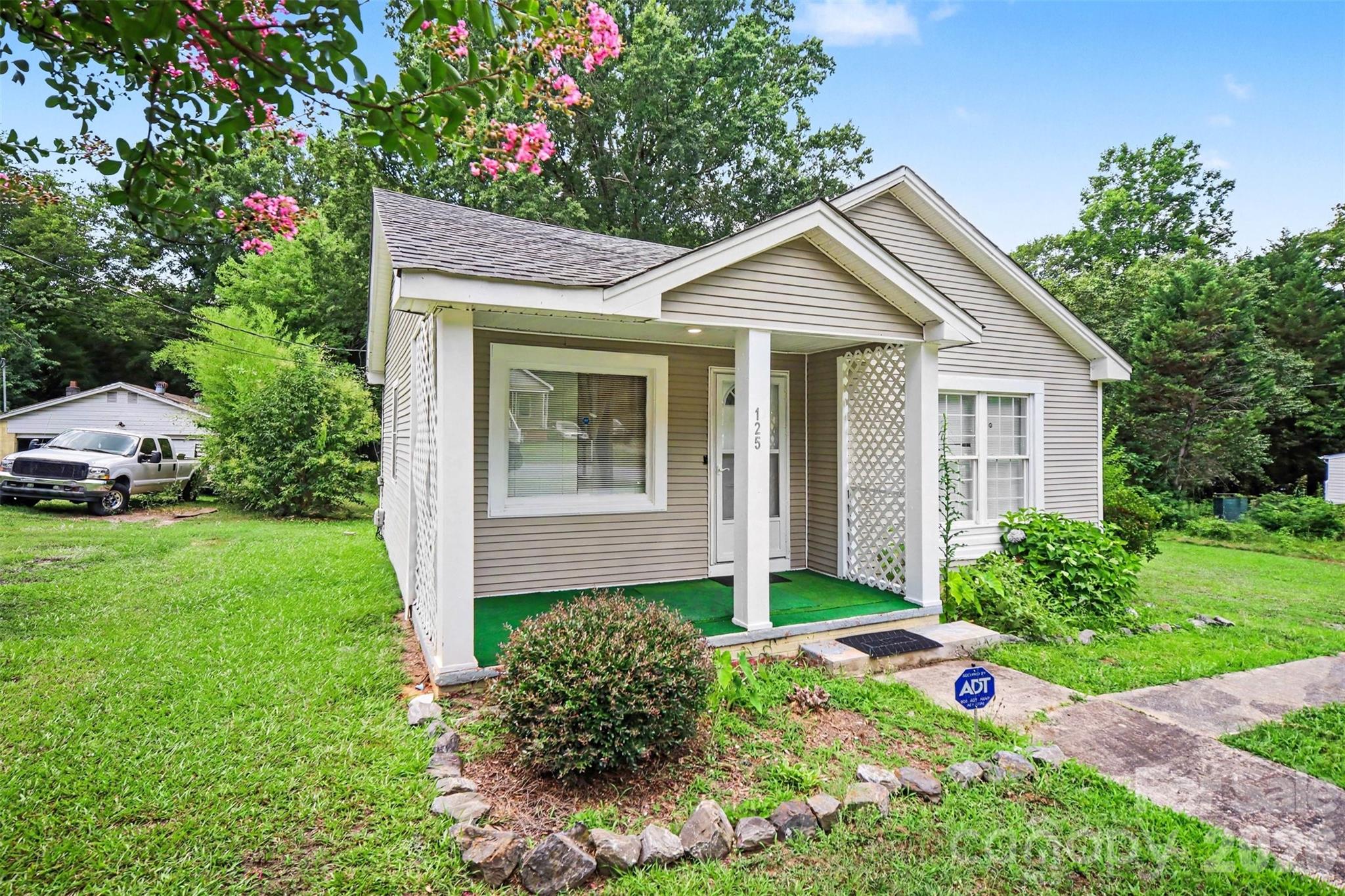 125 Proctor Street Property Photo 2