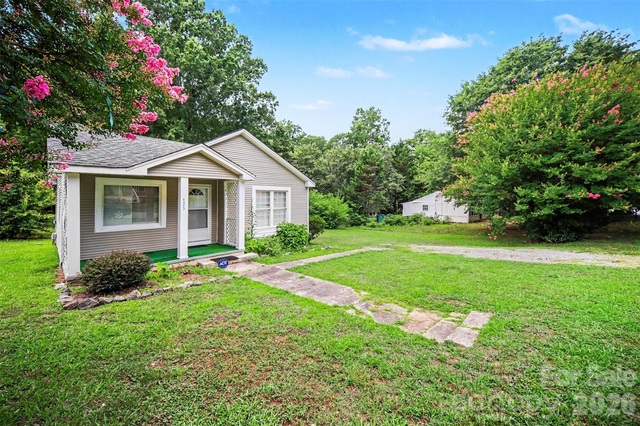 125 Proctor Street Property Photo 4