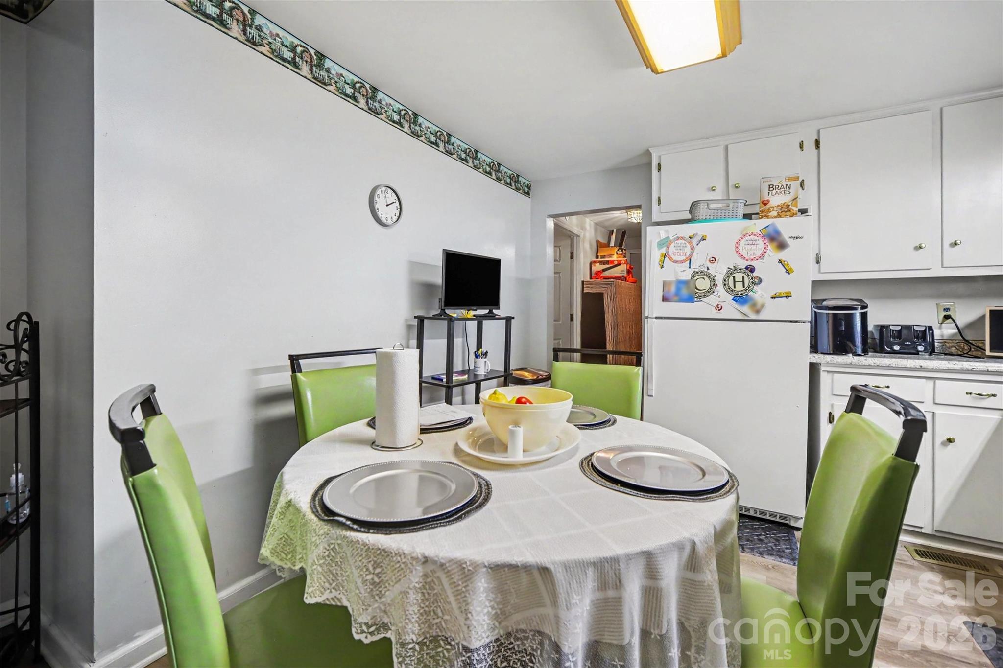 125 Proctor Street Property Photo 14