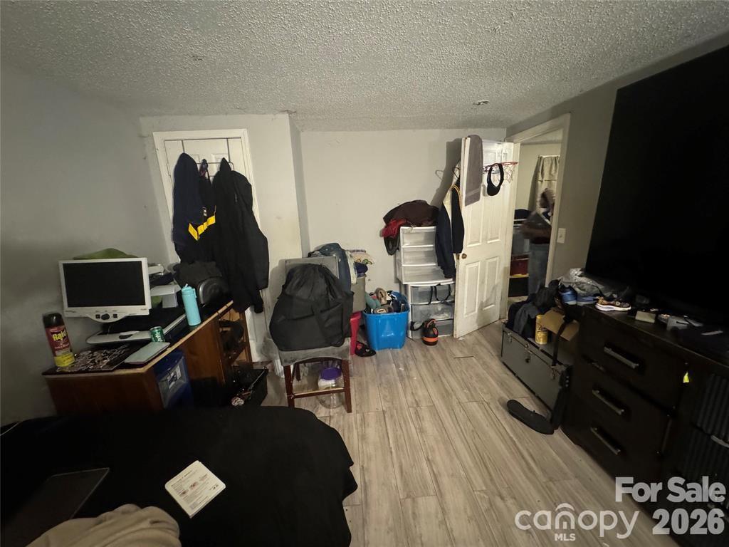 1028 Karendale Avenue Property Photo 2