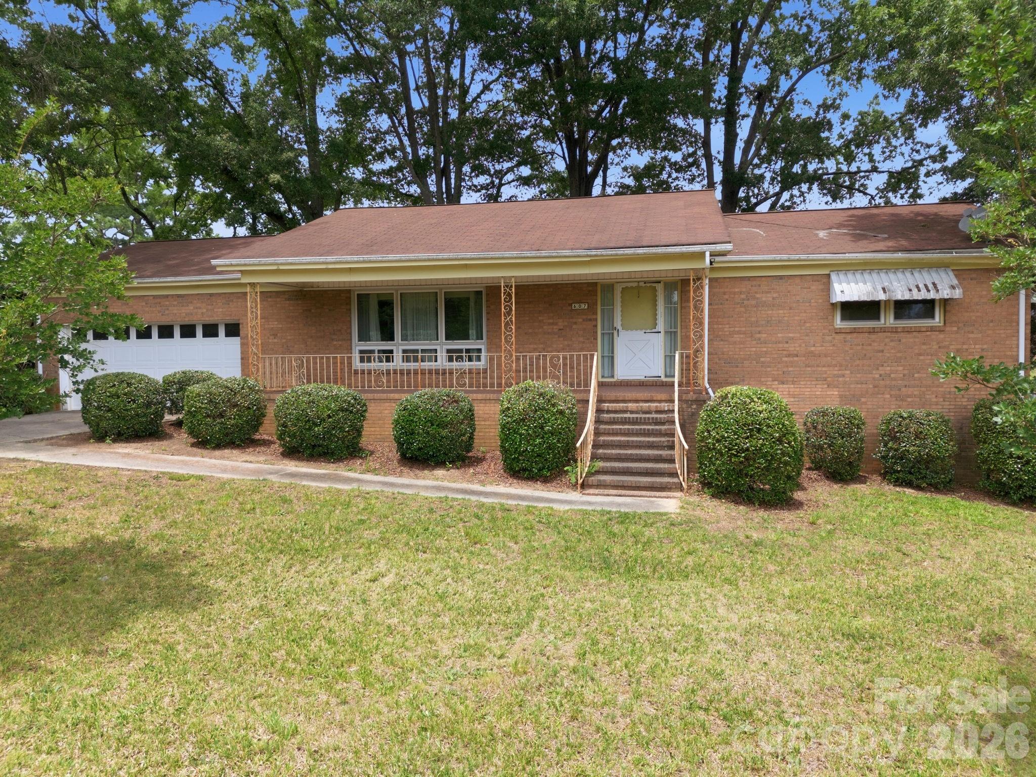 607 Ebenezer Road Property Photo 1