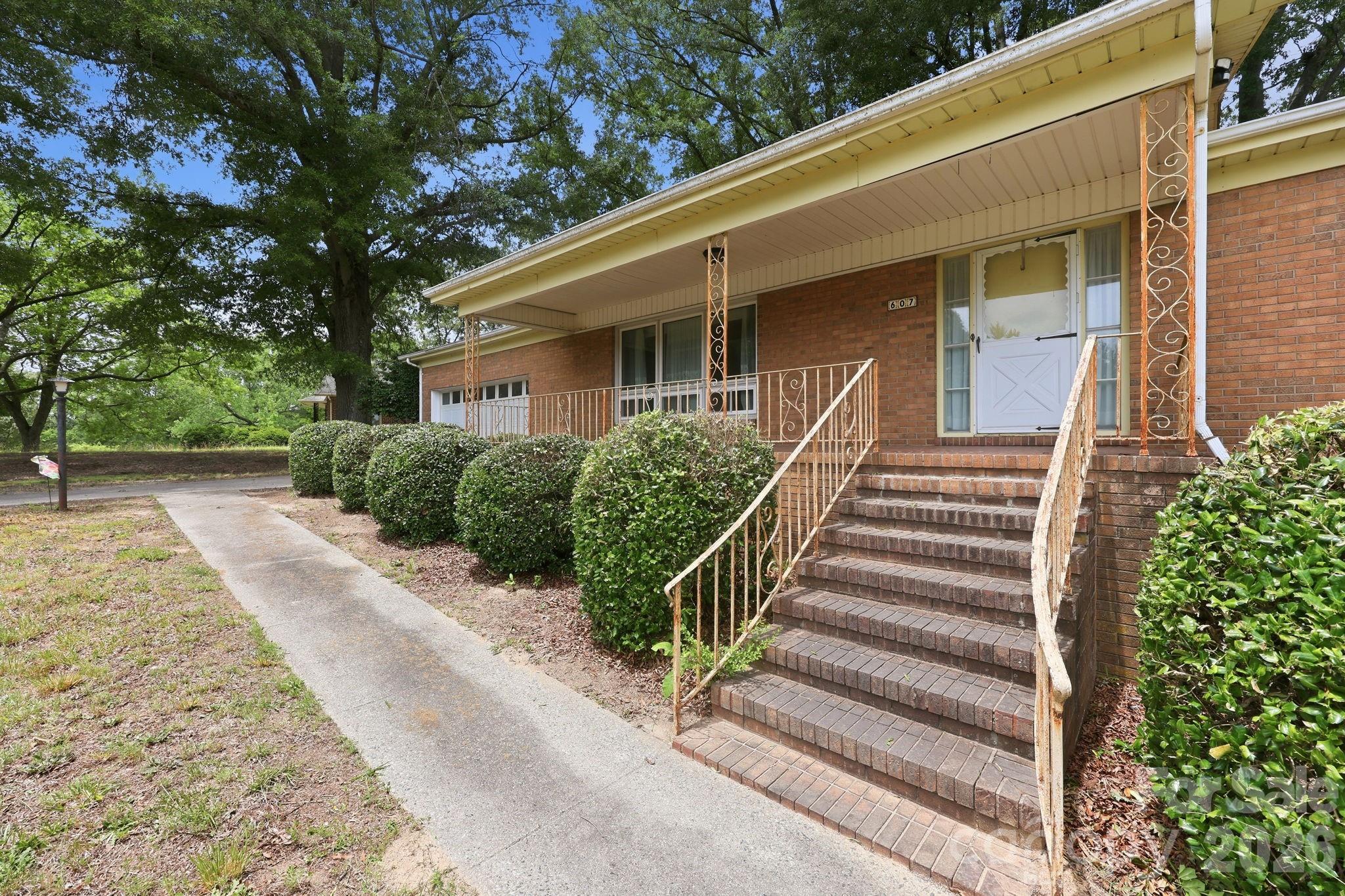 607 Ebenezer Road Property Photo 4