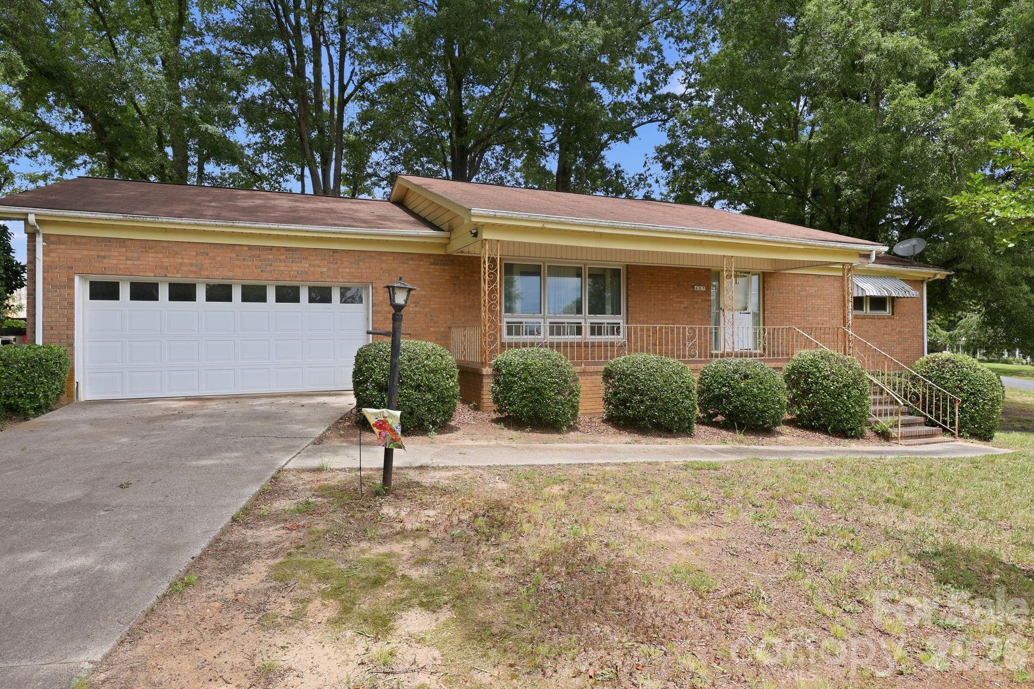 607 Ebenezer Road Property Photo 6
