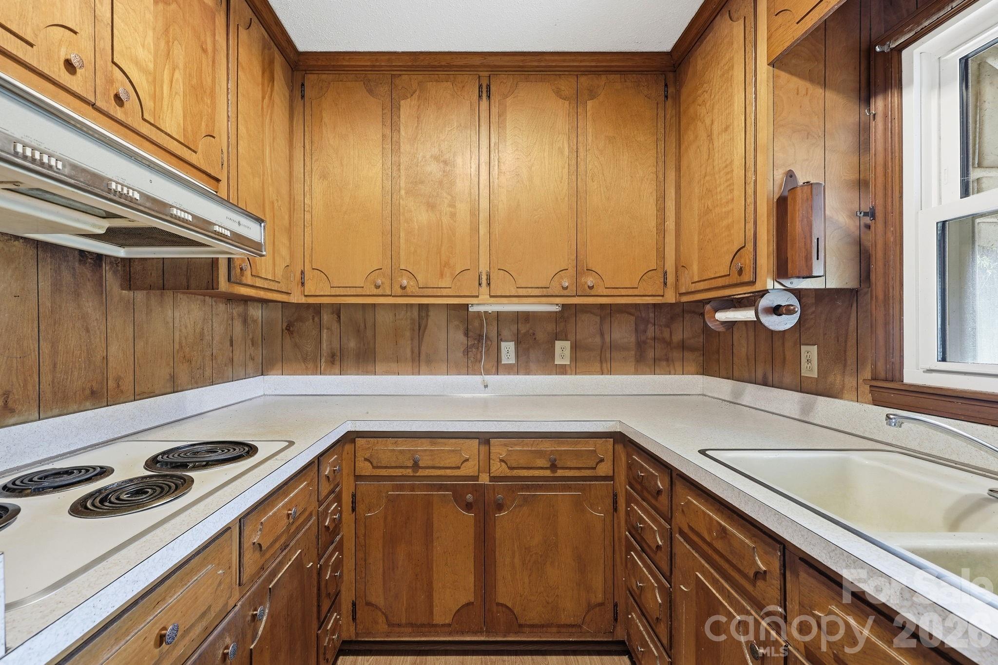 607 Ebenezer Road Property Photo 14