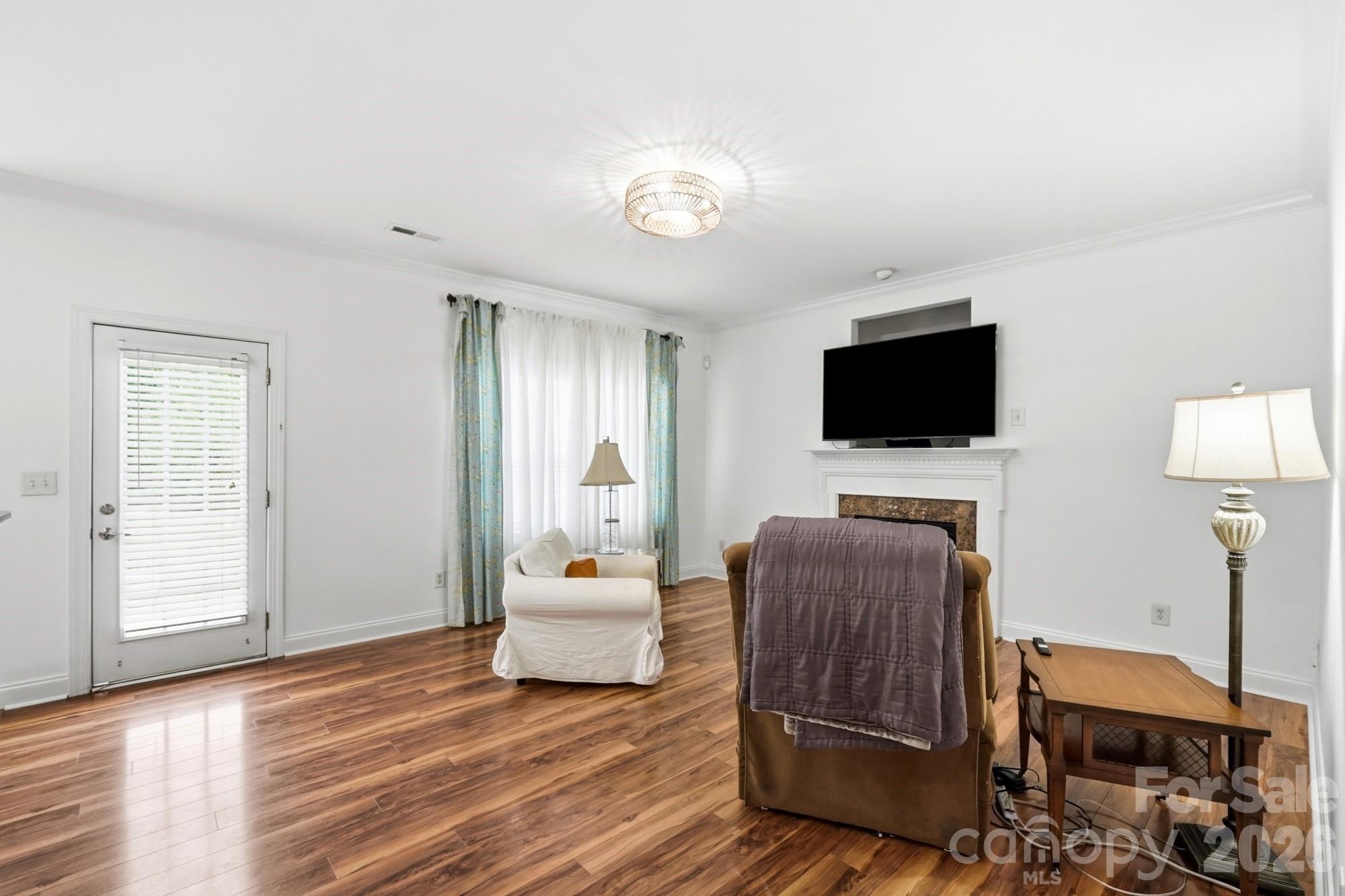 1521 Hilton Meadow Drive Property Photo 9
