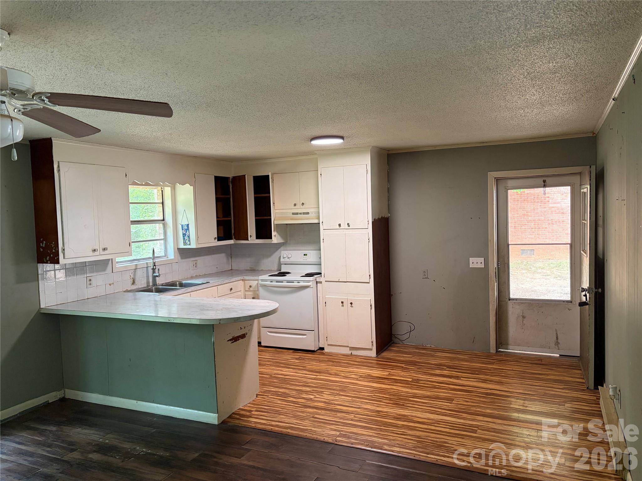 318 Shady Lane Property Photo 2