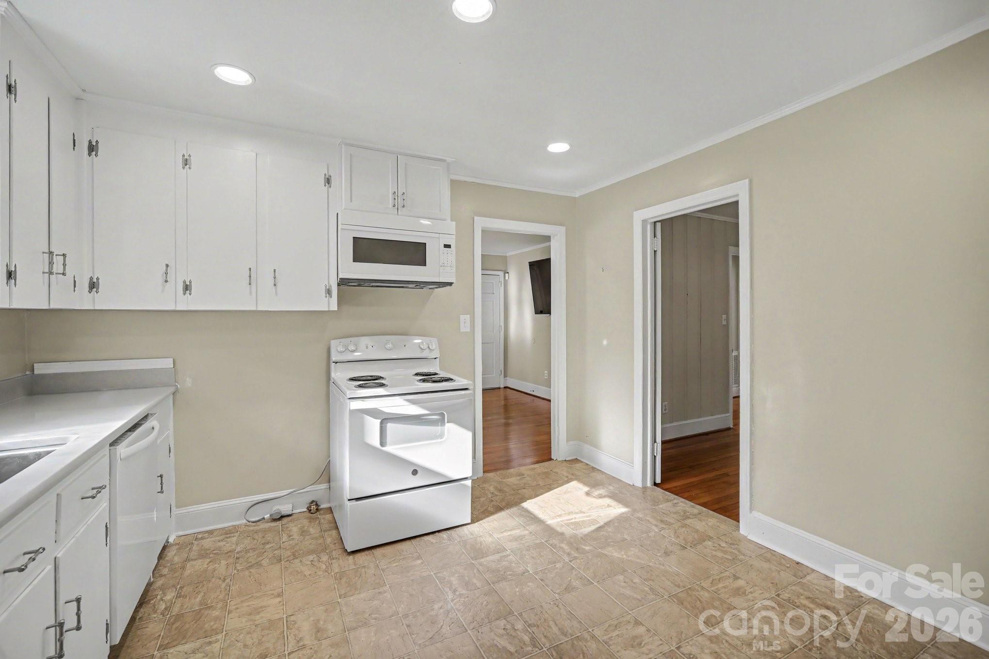 3960 Bristol Drive Property Photo 11