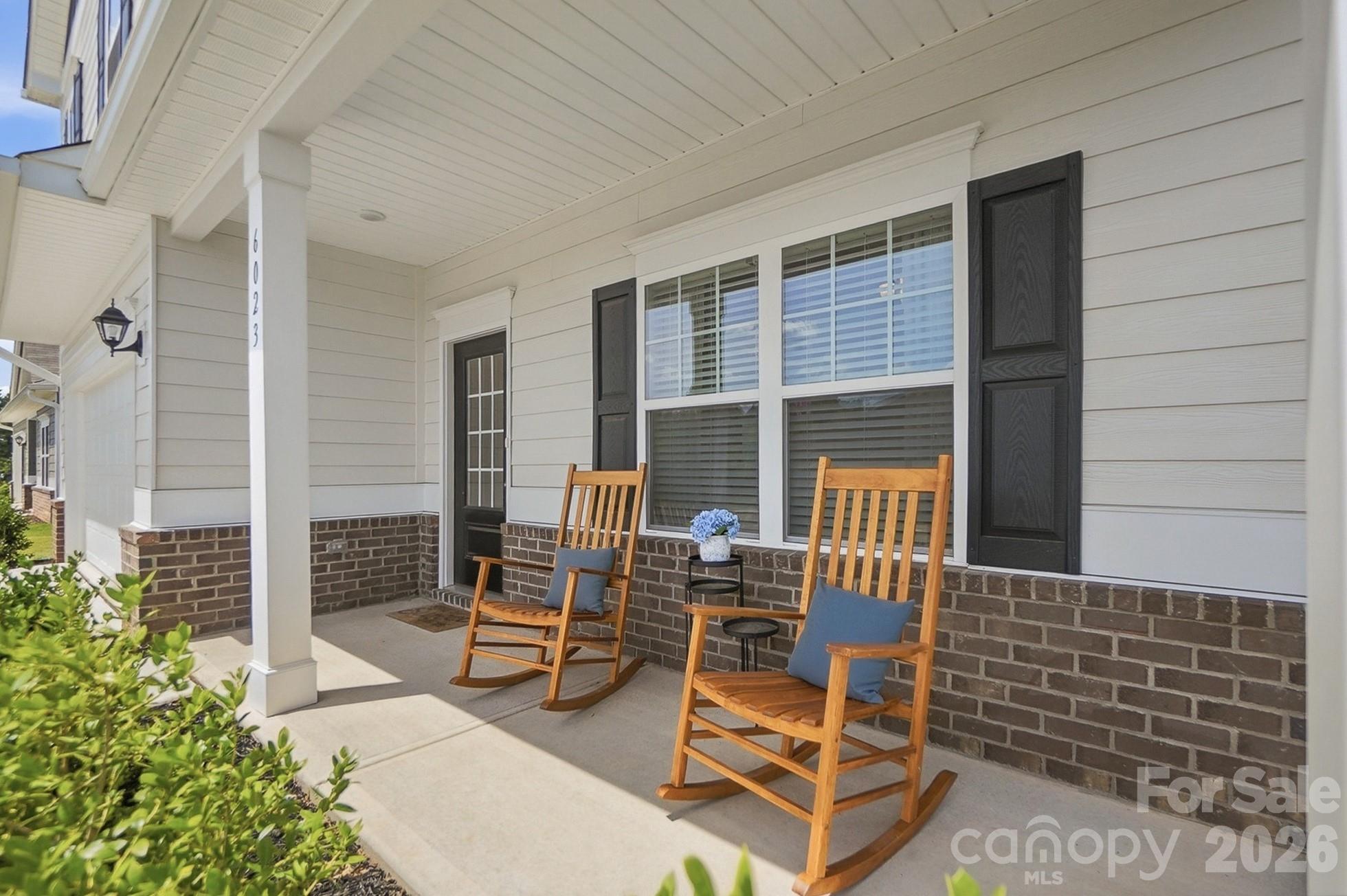 6023 Busch Way Property Photo 9