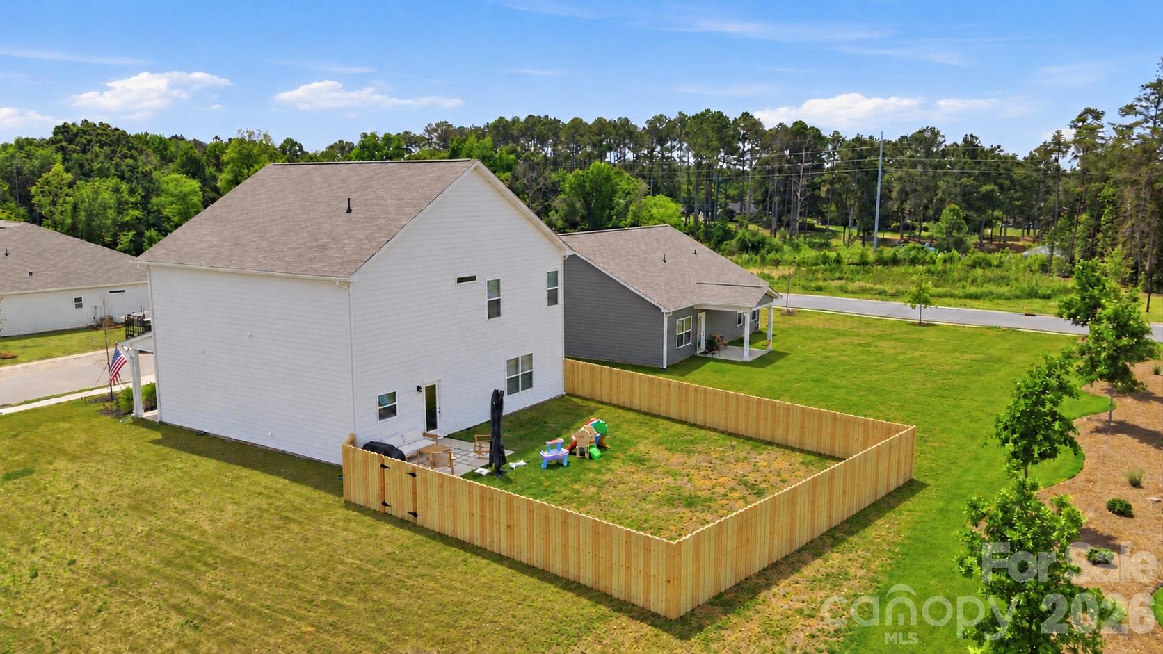 6023 Busch Way Property Photo 11