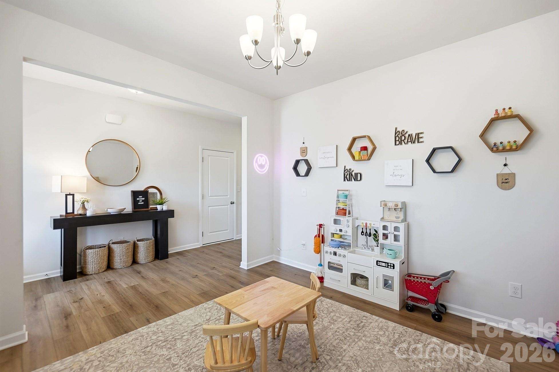 6023 Busch Way Property Photo 17
