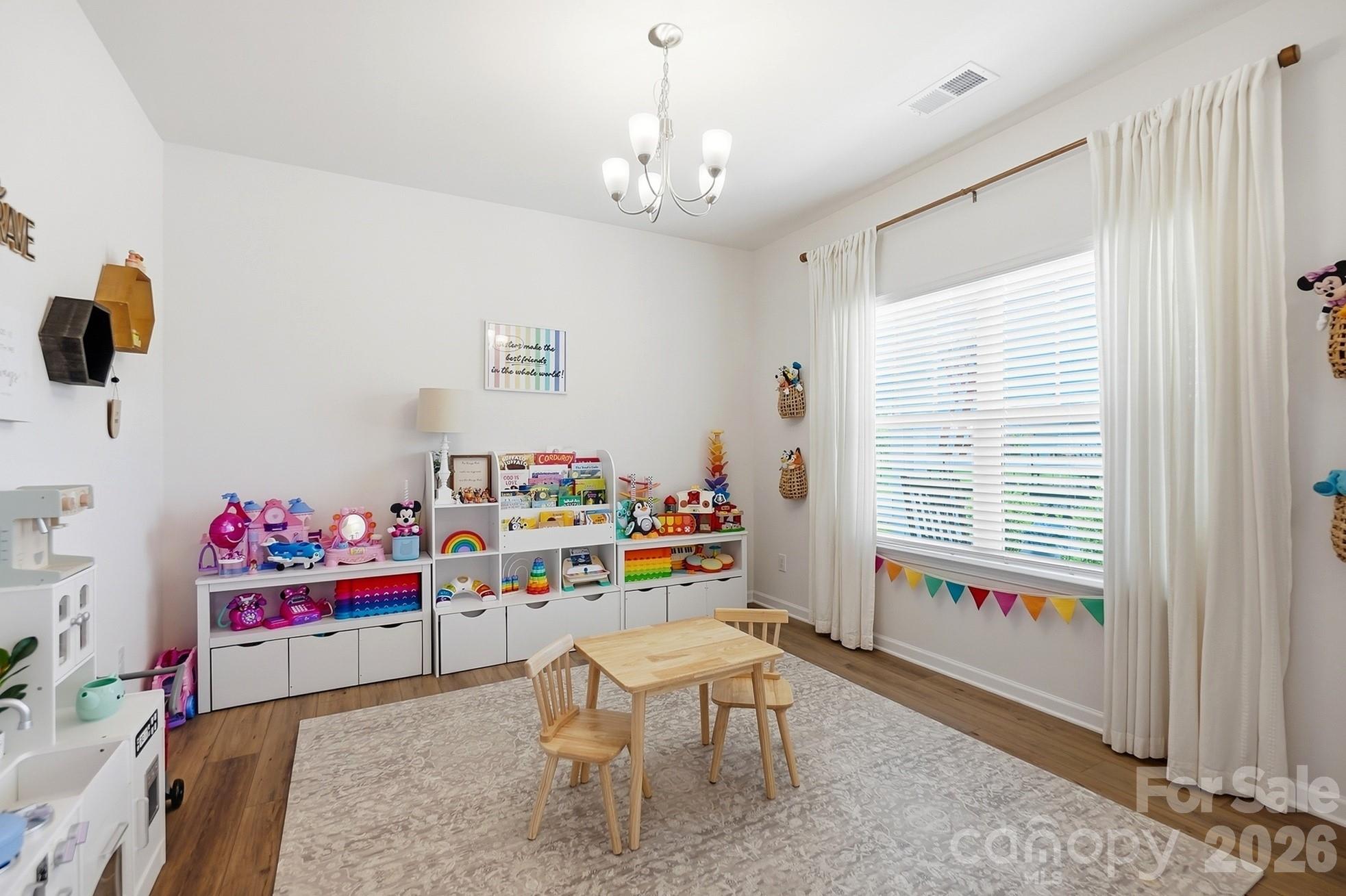 6023 Busch Way Property Photo 18