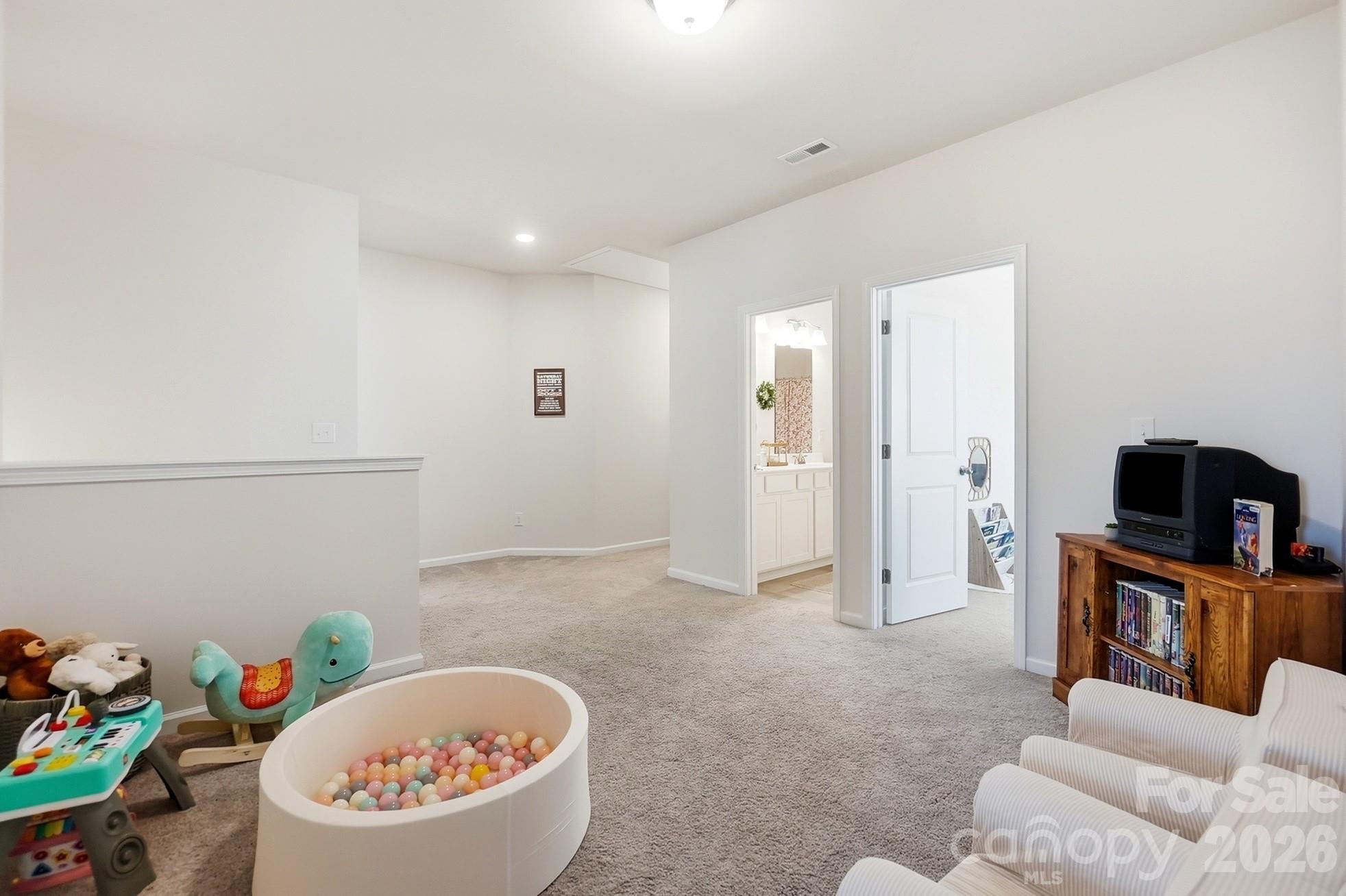 6023 Busch Way Property Photo 31
