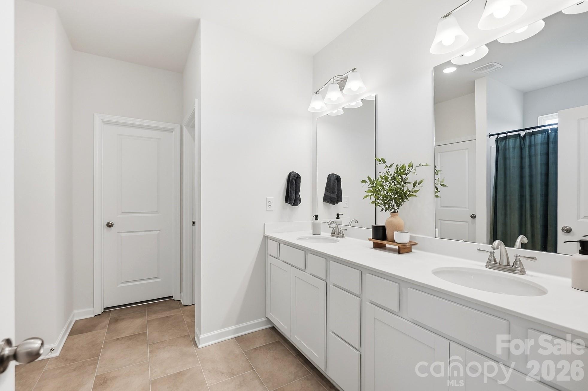 6023 Busch Way Property Photo 34