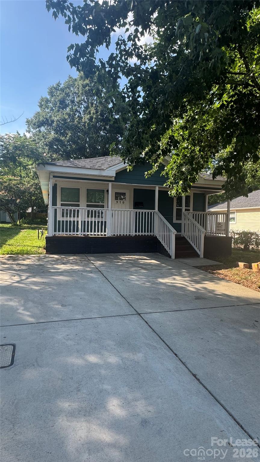 910 Cantwell Street Property Photo 1