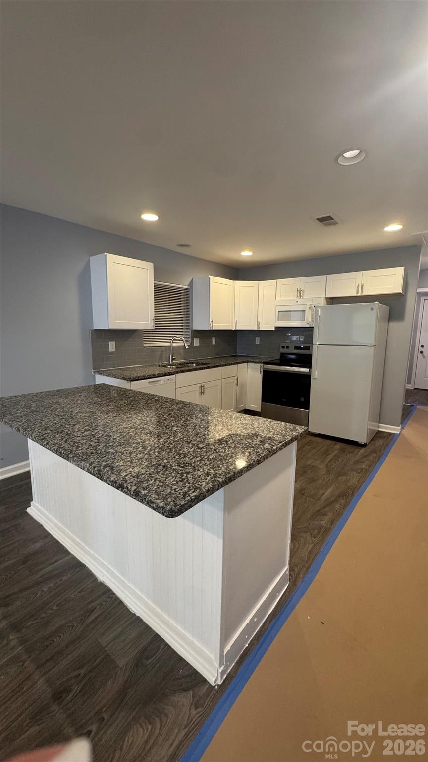 910 Cantwell Street Property Photo 3