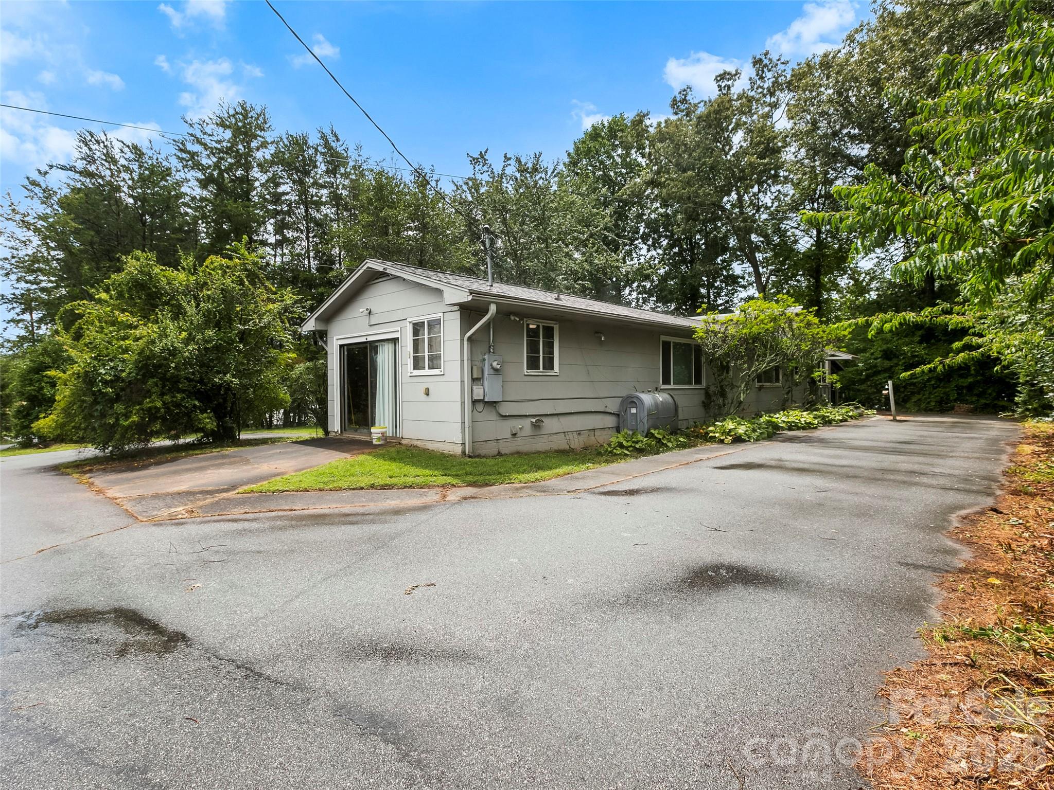 74 Long Shoals Road Property Photo 6