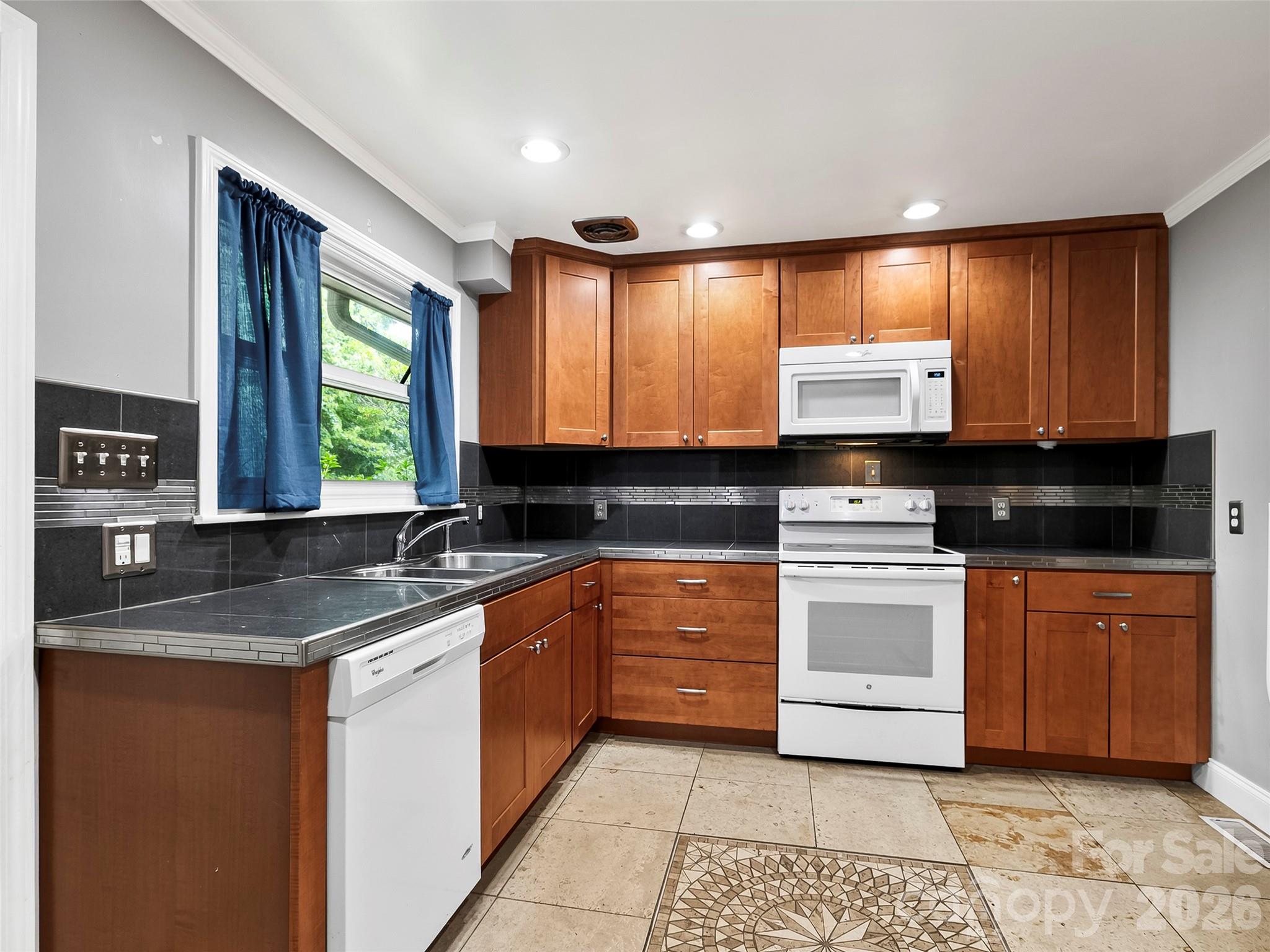 74 Long Shoals Road Property Photo 21