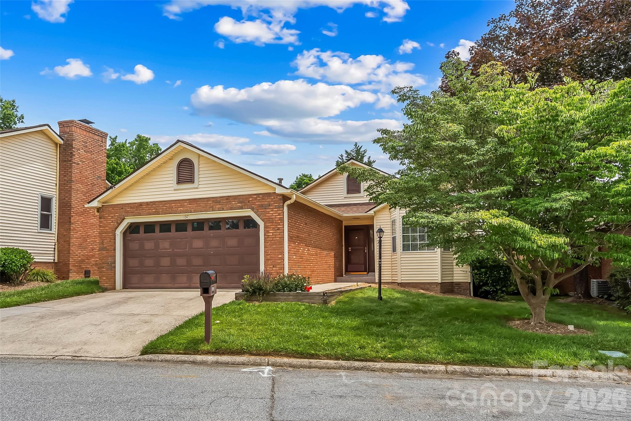 137 Exeter Court Property Photo 1