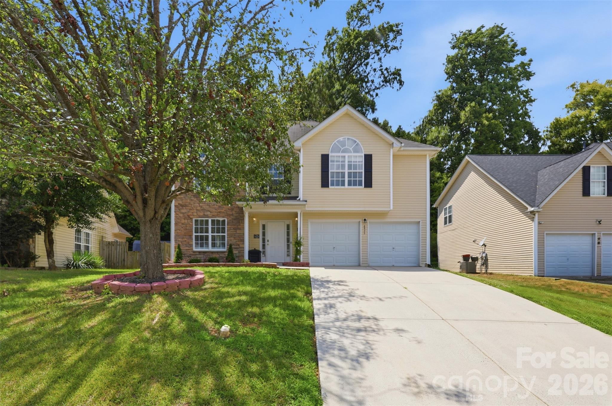4923 Eagle Creek Drive Property Photo 3