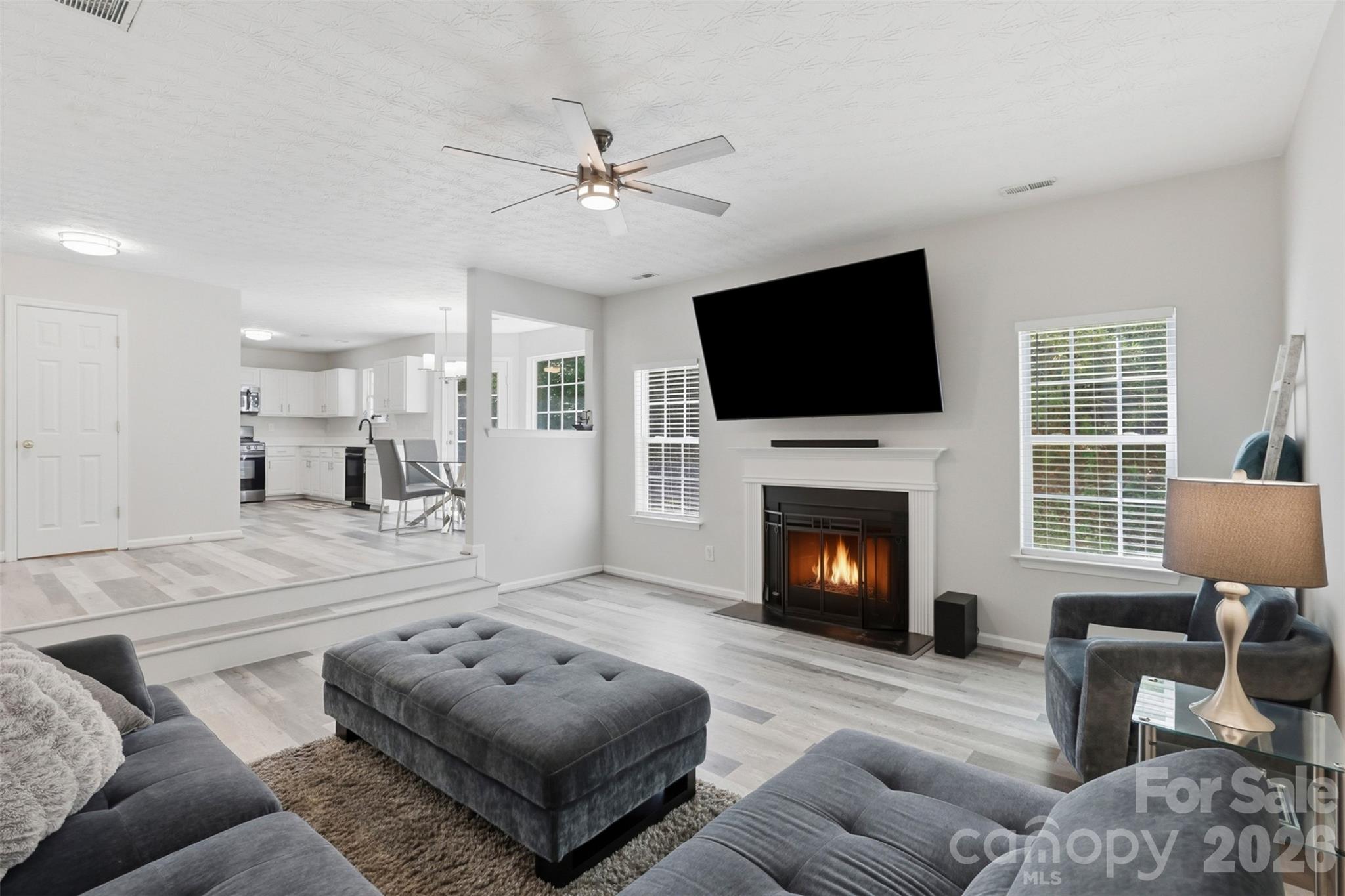 4923 Eagle Creek Drive Property Photo 12