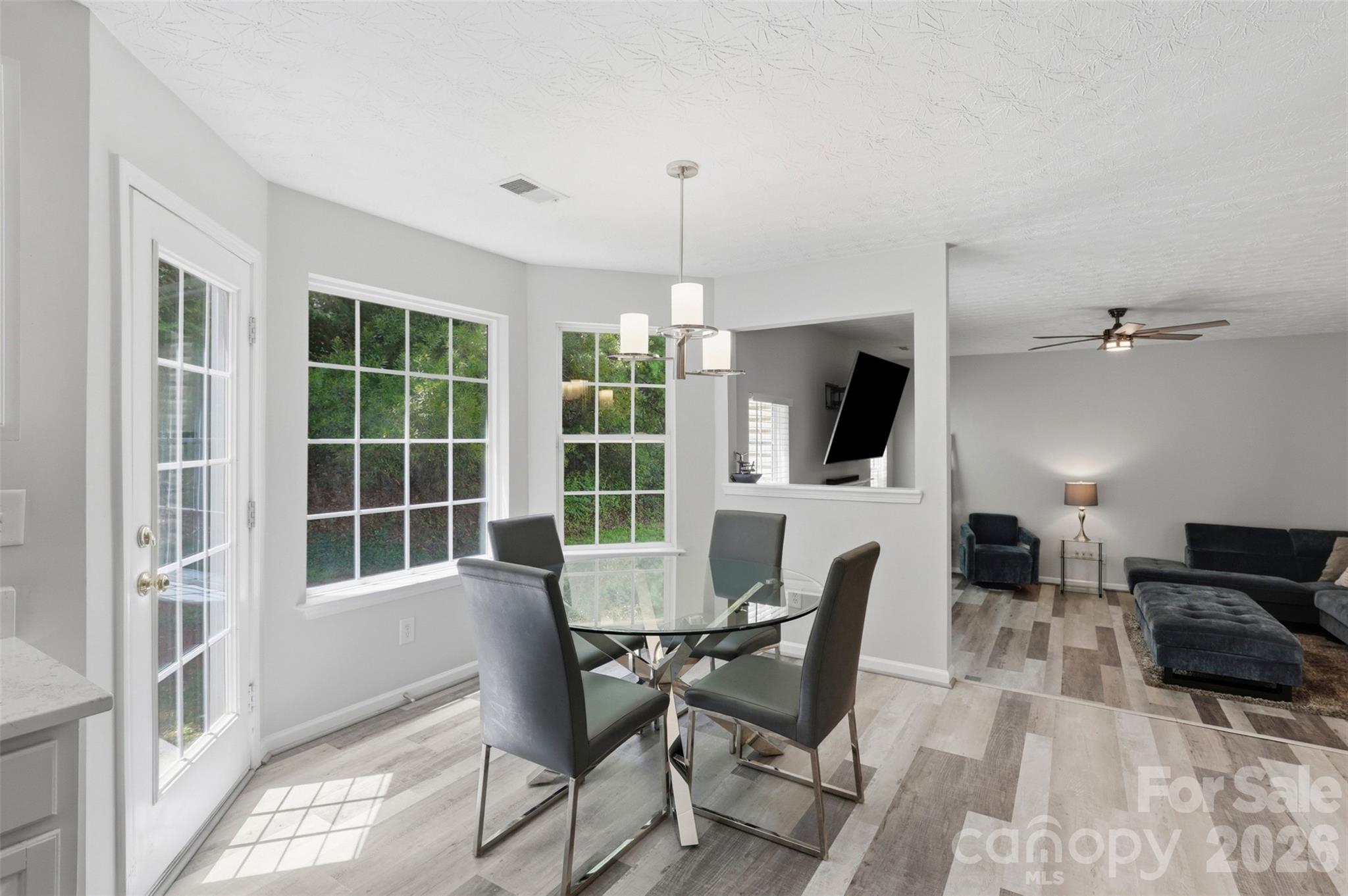 4923 Eagle Creek Drive Property Photo 16