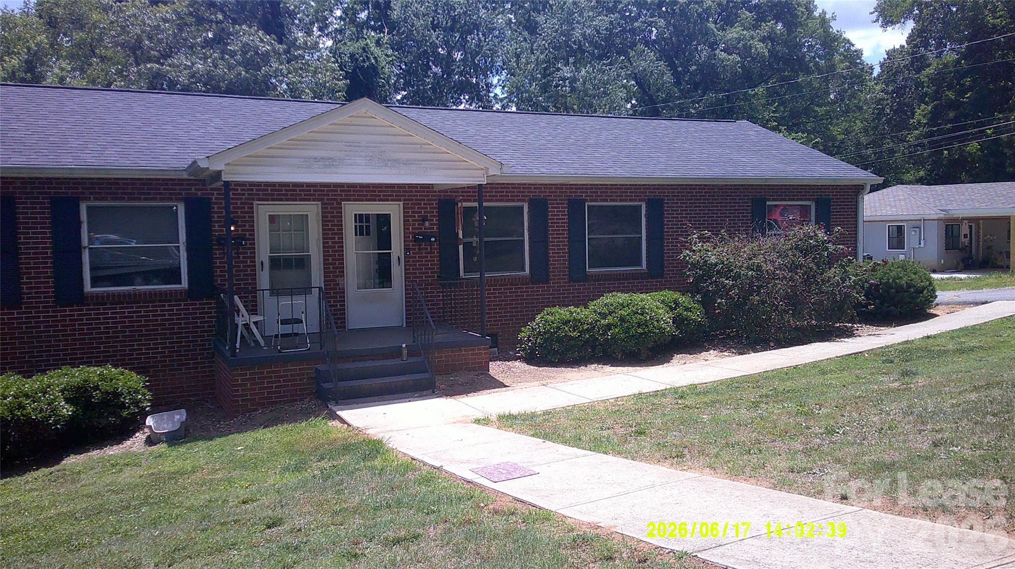 153 15th Avenue Property Photo 1