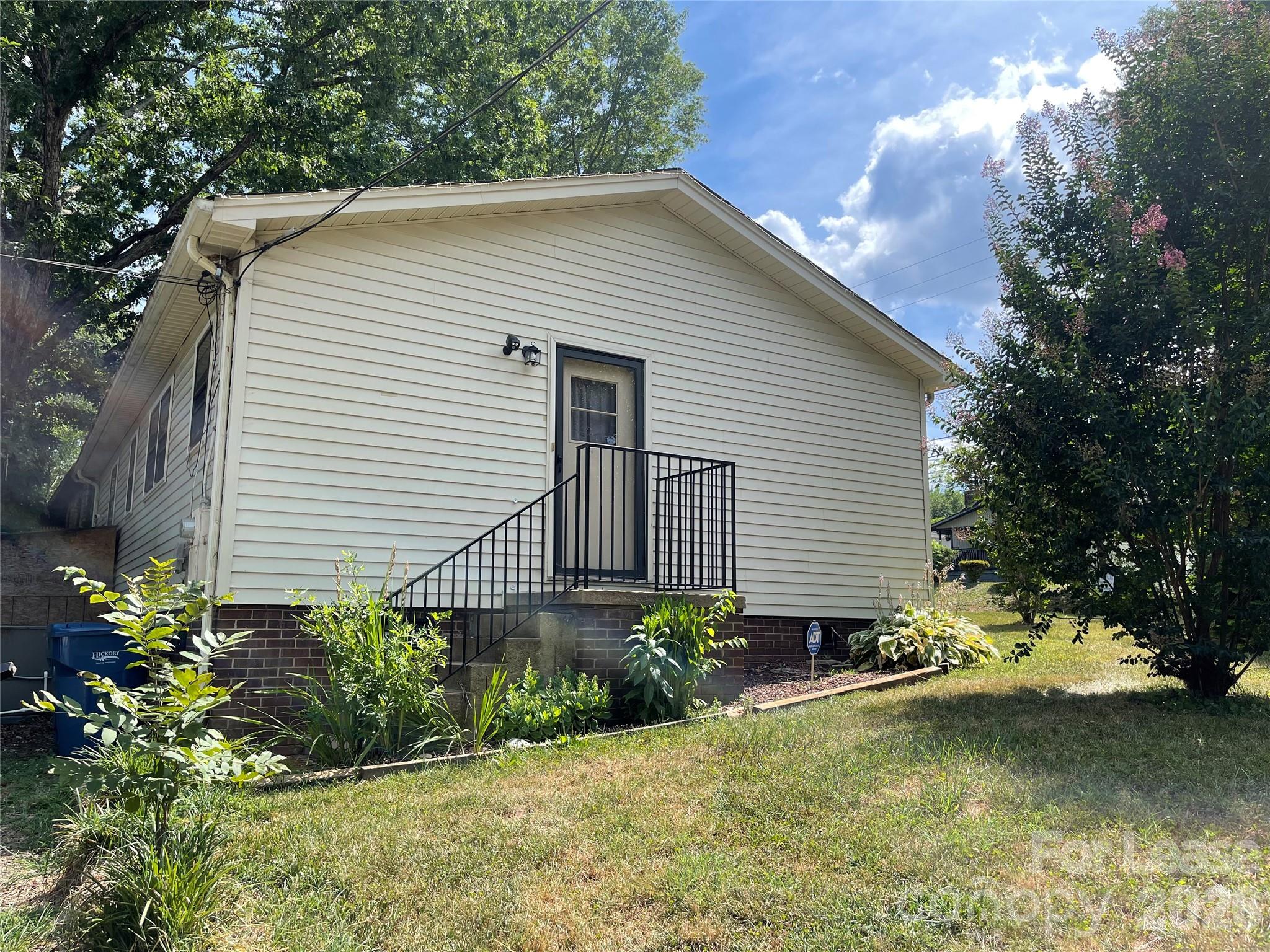 1238 12th Street Property Photo 2