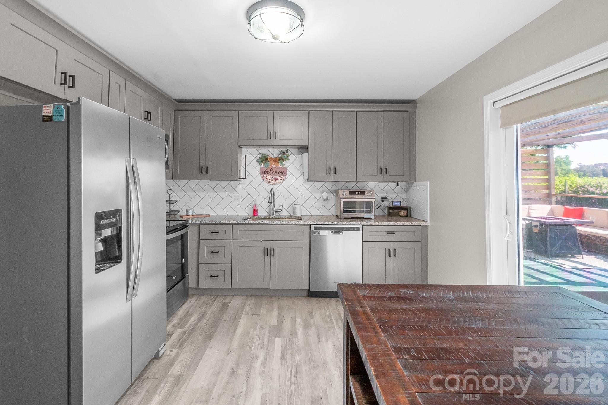 2307 Tanner Road Property Photo 8