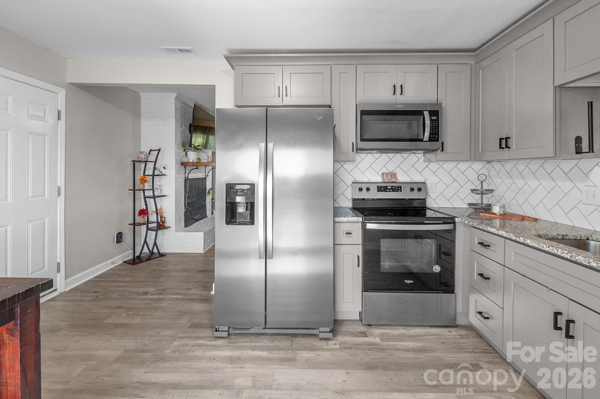 2307 Tanner Road Property Photo 10