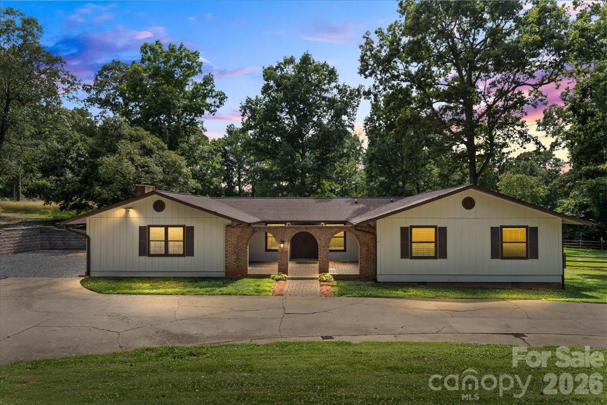 4024 Wandering Lane Property Photo 1
