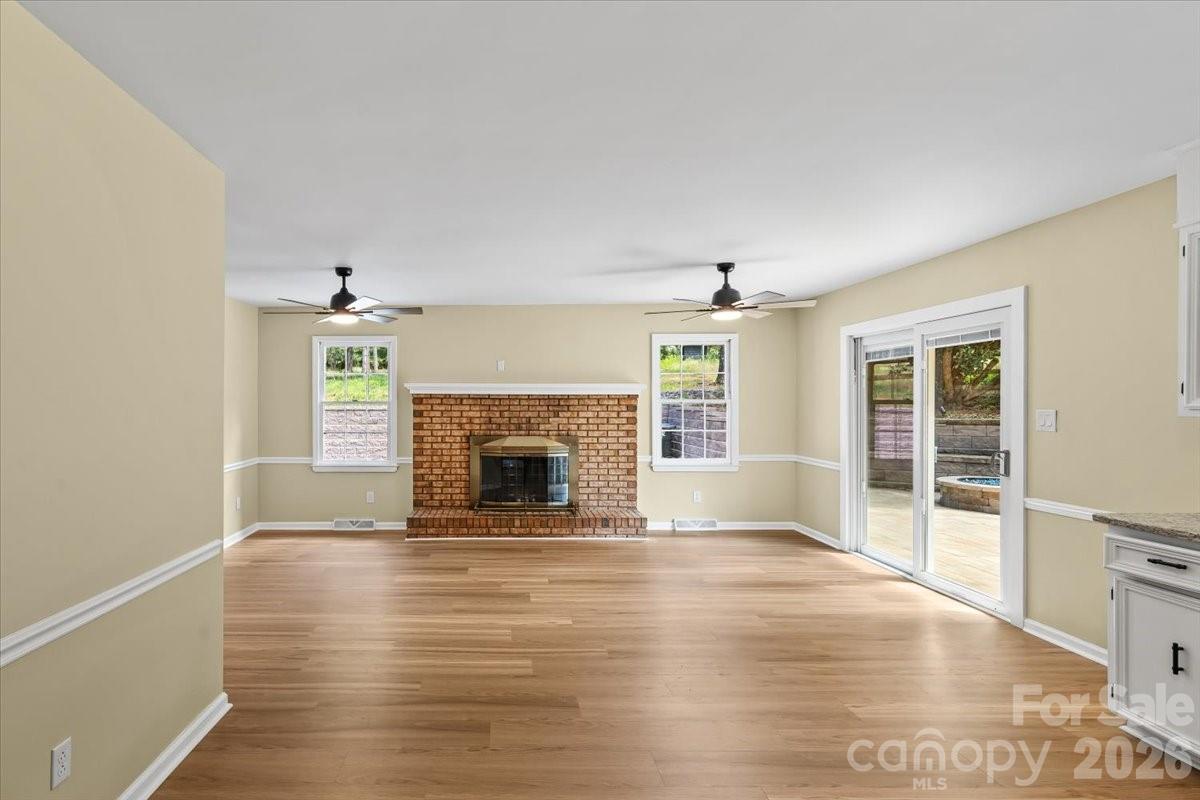 4024 Wandering Lane Property Photo 11