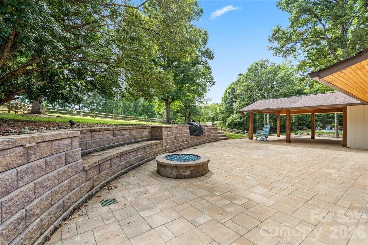 4024 Wandering Lane Property Photo 29