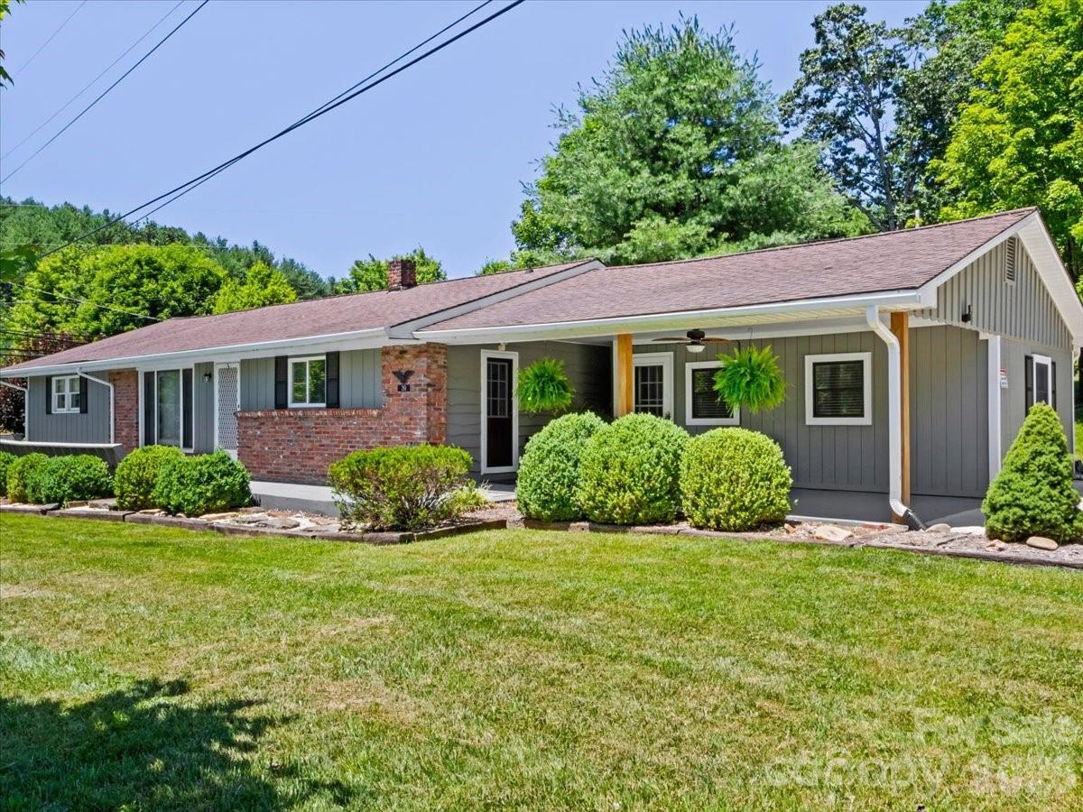 39 Hawthorne Lane Property Photo 1
