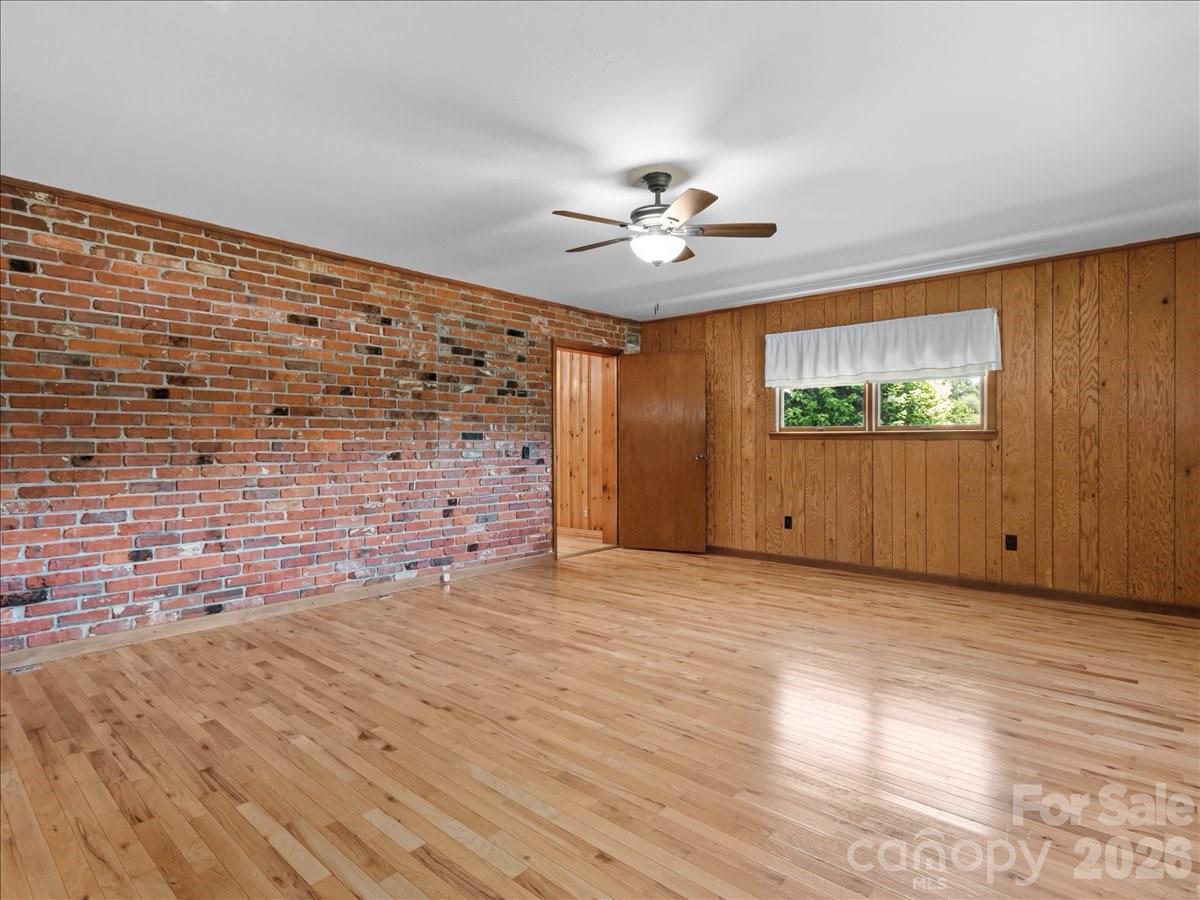 39 Hawthorne Lane Property Photo 17