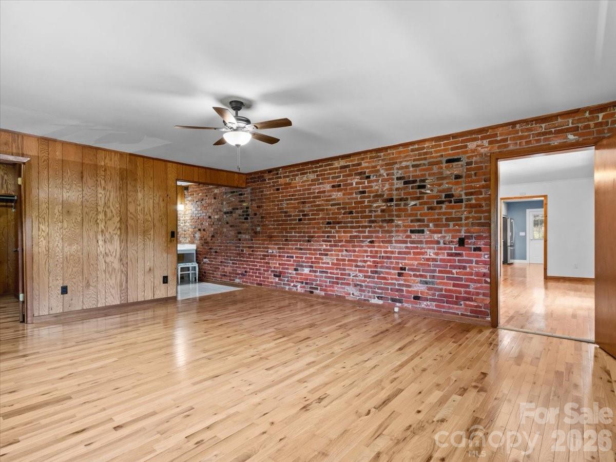 39 Hawthorne Lane Property Photo 19