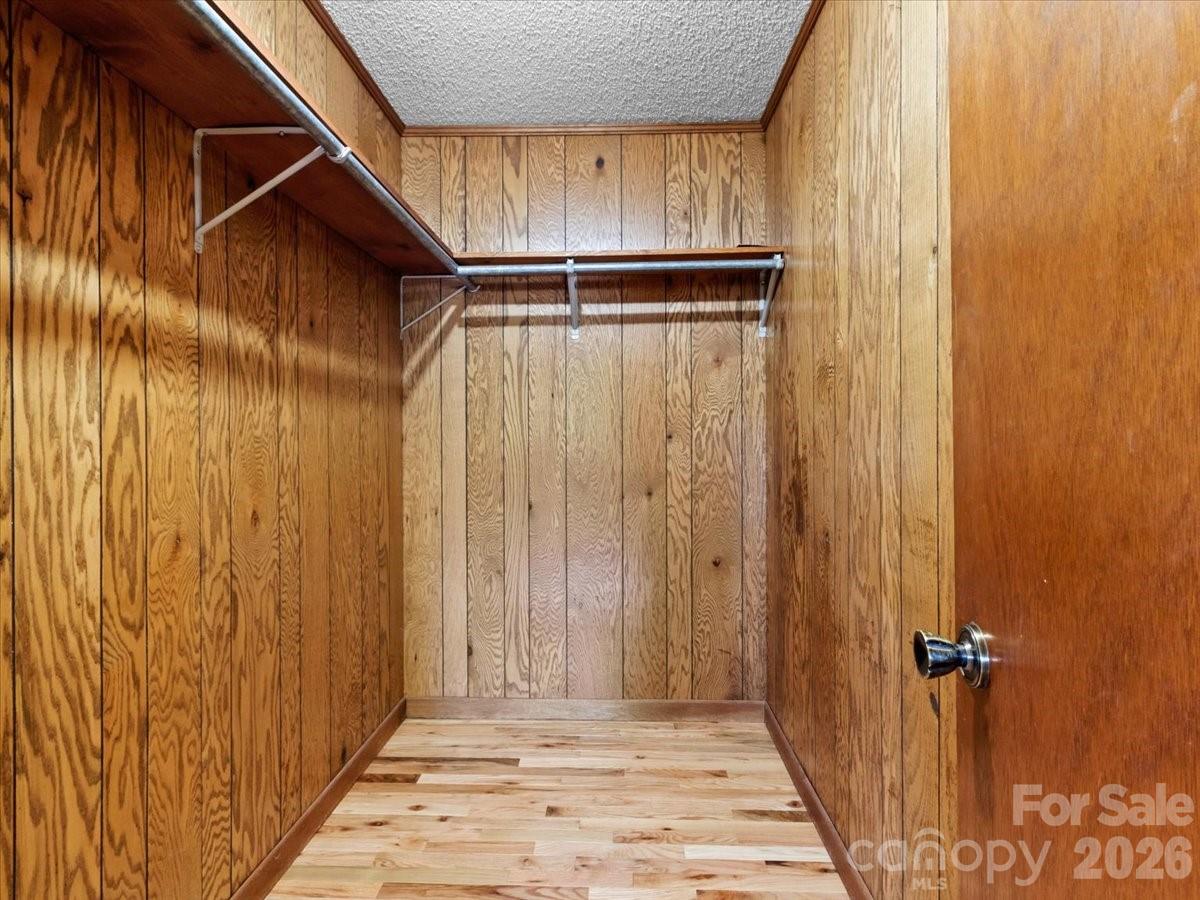 39 Hawthorne Lane Property Photo 21