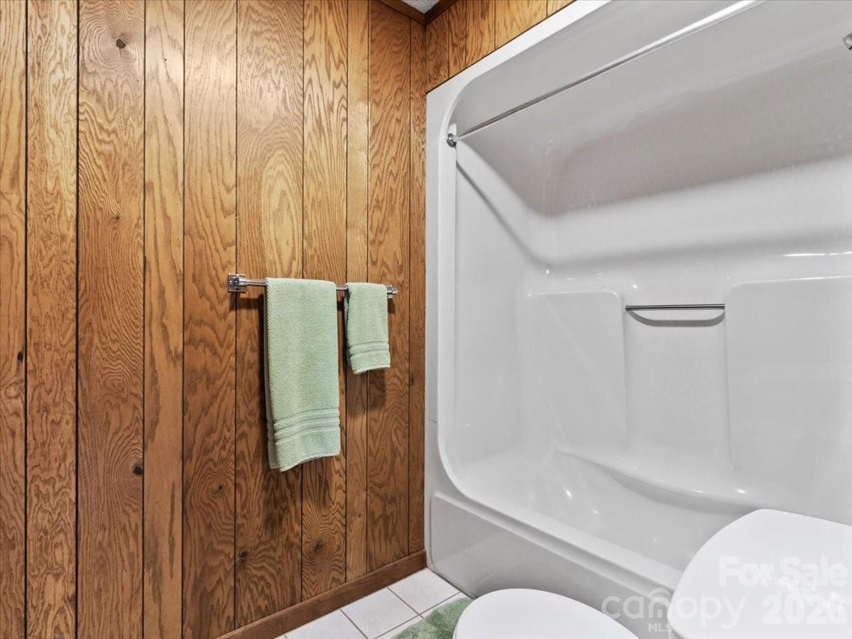 39 Hawthorne Lane Property Photo 23