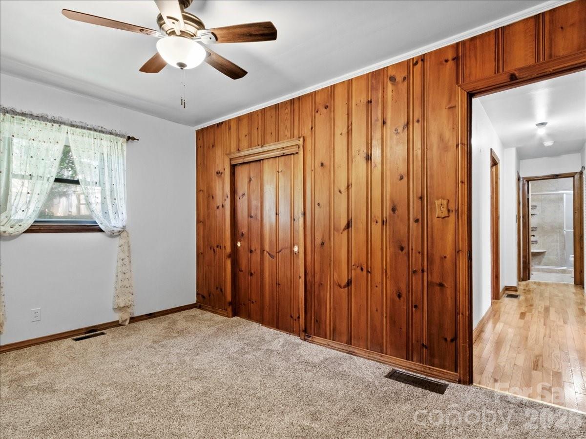 39 Hawthorne Lane Property Photo 27